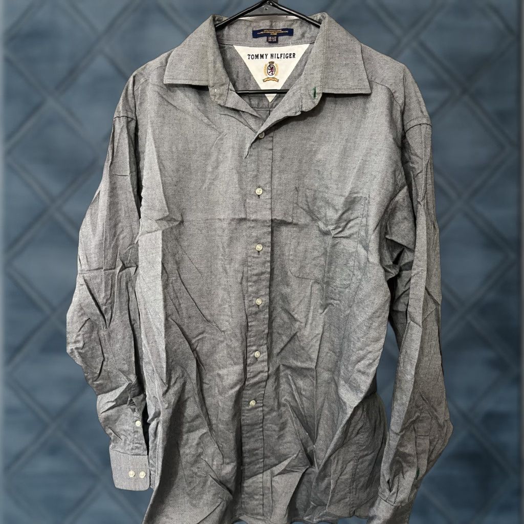 Tommy Hilfiger VINTAGE Tommy Hilfiger Shirt Mens 16.5 34/35 Gray Solid Button Up Long Sleeve Size US L / EU 52-54 / 3 - 1 Thumbnail