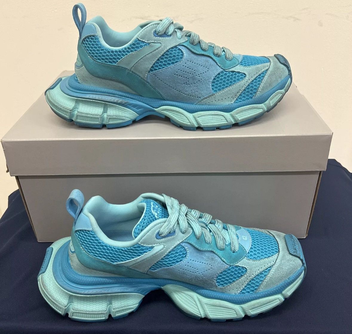 Balenciaga Balenciaga 3XL blue mix size 42 Size US 9 / EU 42 - 4 Thumbnail