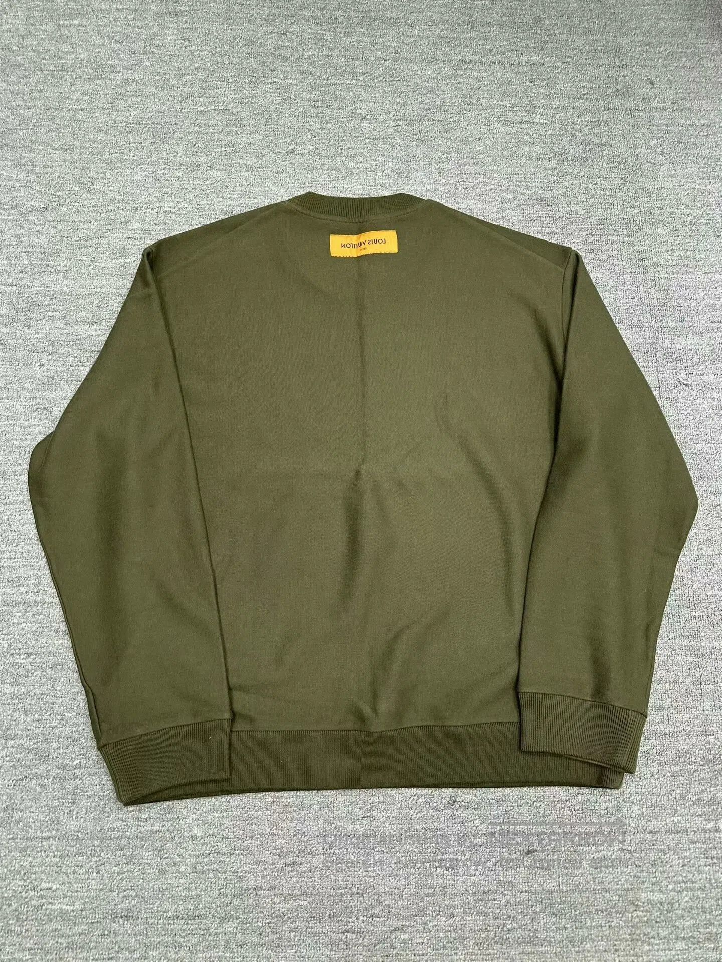 Louis Vuitton louis vuitton twisted logo sweatshirt xxl. Size US XXL / EU 58 / 5 - 3 Thumbnail