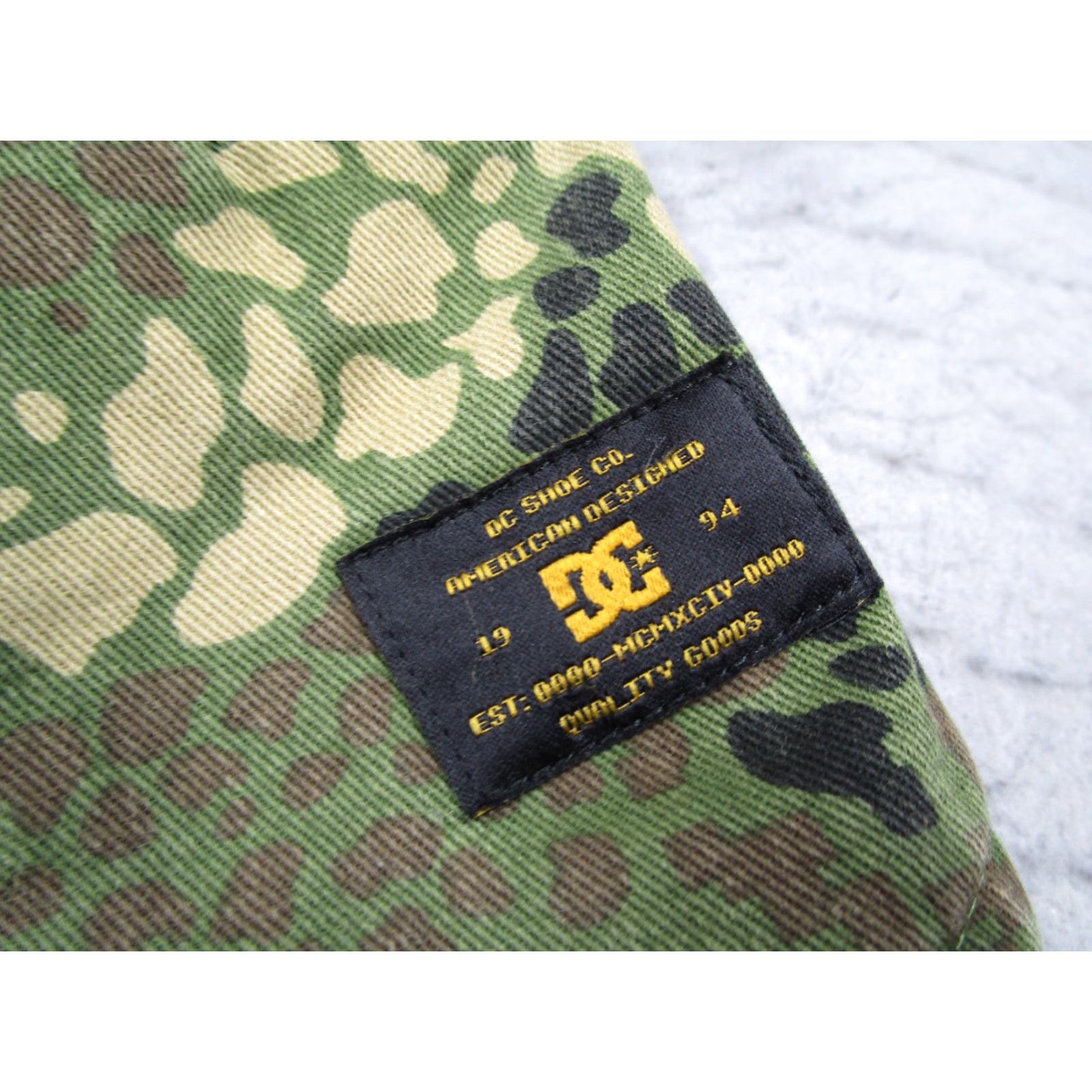 Vintage DC Shoes Jacket Mens Medium Green Camo DPM Disruptive Pattern Twill Size US M / EU 48-50 / 2 - 4 Thumbnail