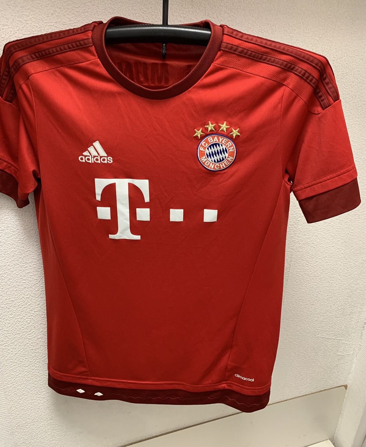 Adidas Bayern Munchen adidas soccer jersey 2015 M-L kane Size US M / EU 48-50 / 2 - 5 Thumbnail