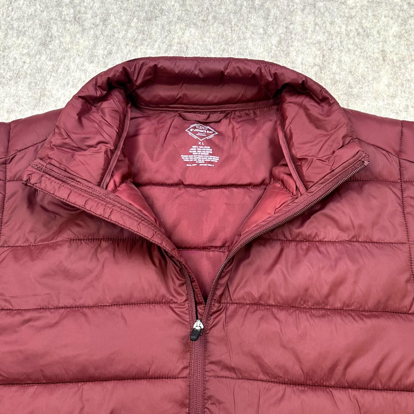 Vintage St. John's Bay Vest Mens XL Burgundy Puffer Quilted Full Zip Lightweight Nylon Size US XL / EU 56 / 4 - 4 Thumbnail