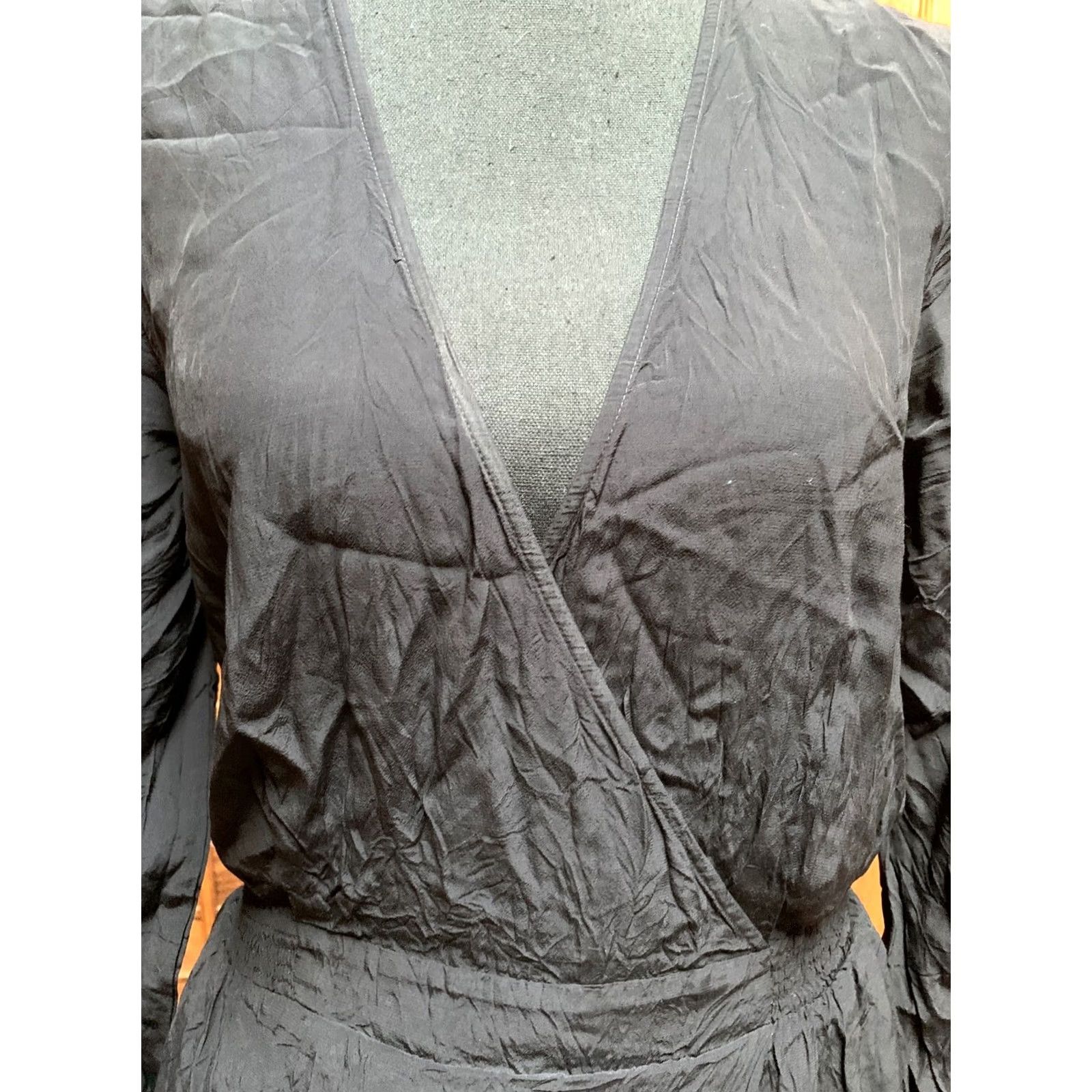 Vintage VINTAGE Wilfred Aritzia Womens Long Sleeve Surplice Neck Black Dress M Medium Casual New Size M / US 6-8 / IT 42-44 - 2 Thumbnail