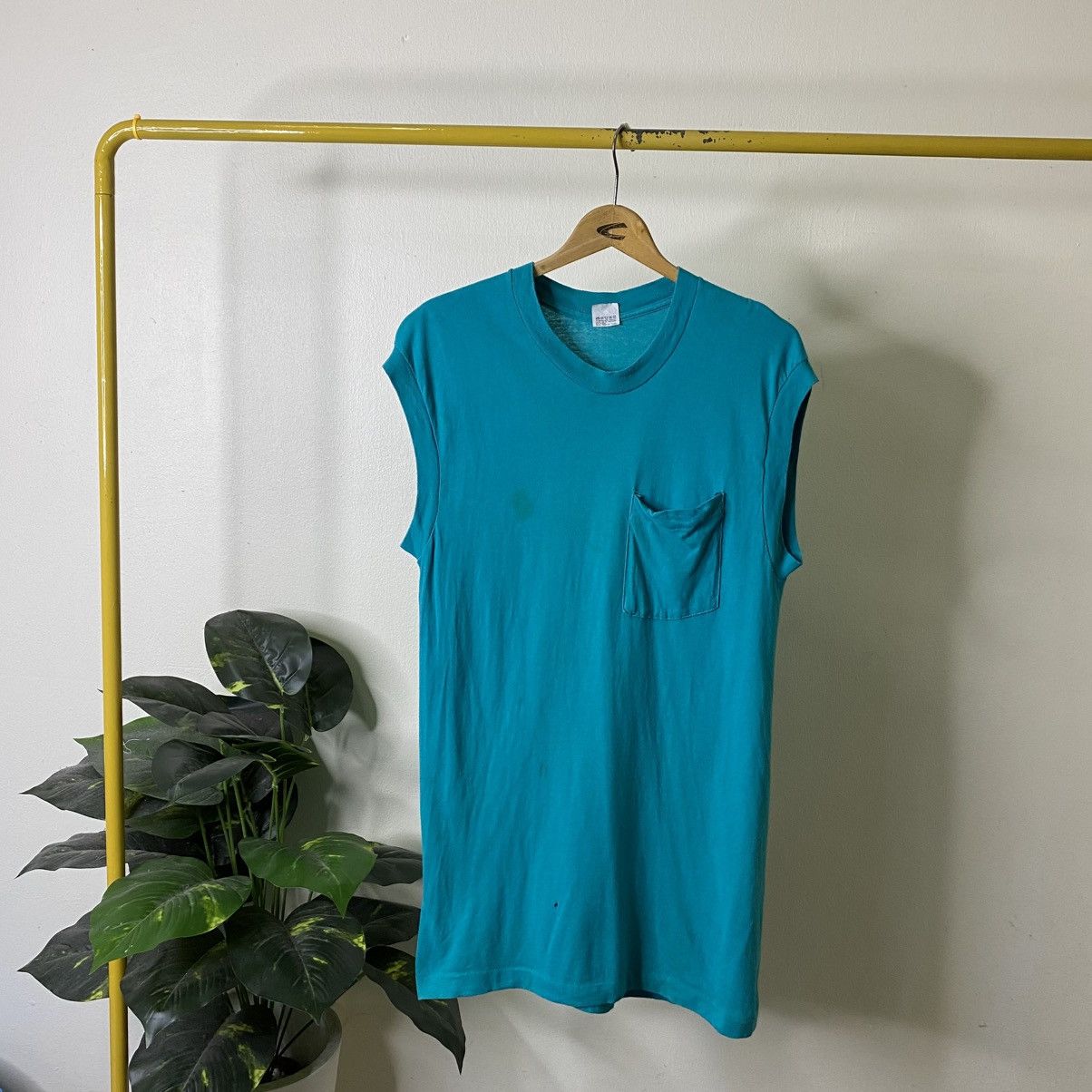 Vintage Vintage 1980s Single Pocket Turquoise Blank Tank Top Size US S / EU 44-46 / 1 - 1 Thumbnail