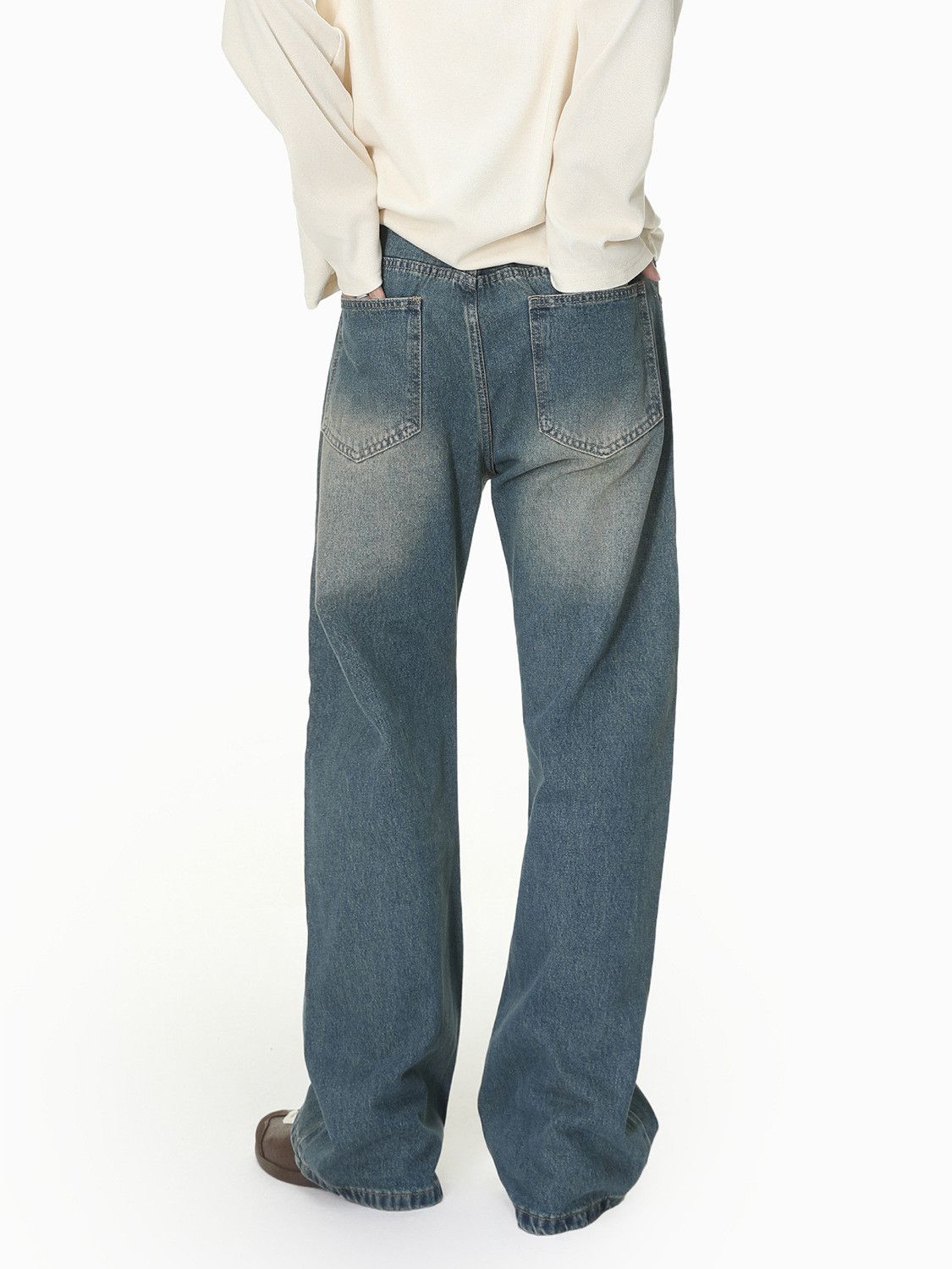 Jean Men's Distressed, Vintage-Wash Flared Jeans Size US 32 / EU 48 - 5 Thumbnail