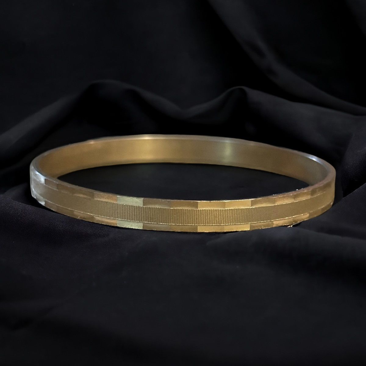 Vintage Vintage gold tone textured bangle bracelet Size ONE SIZE - 1 Thumbnail