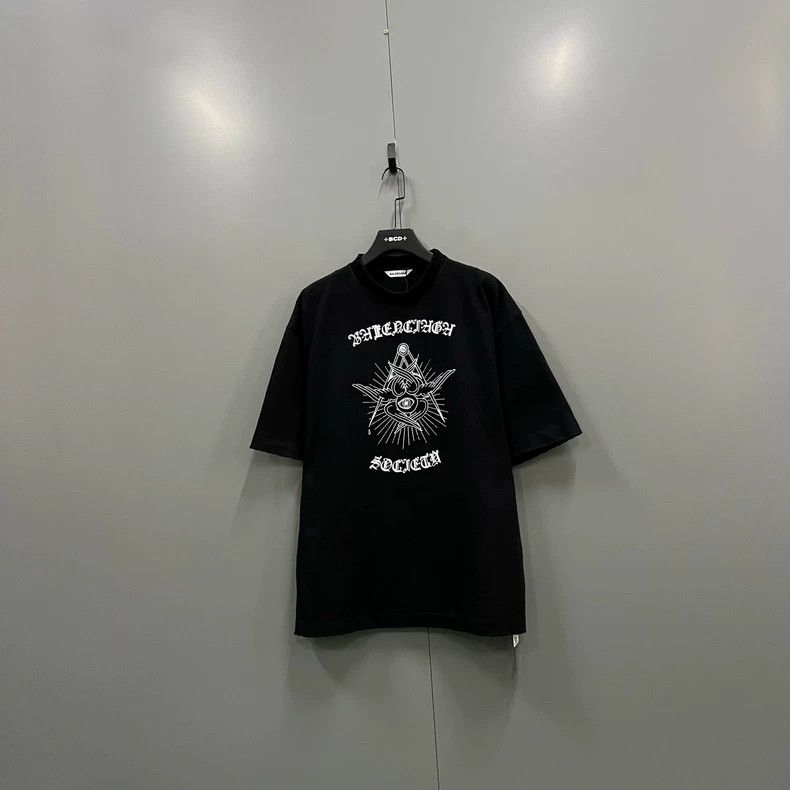 Balenciaga Balenciaga Gothic logo printed short sleeves Size US L / EU 52-54 / 3 - 1 Thumbnail