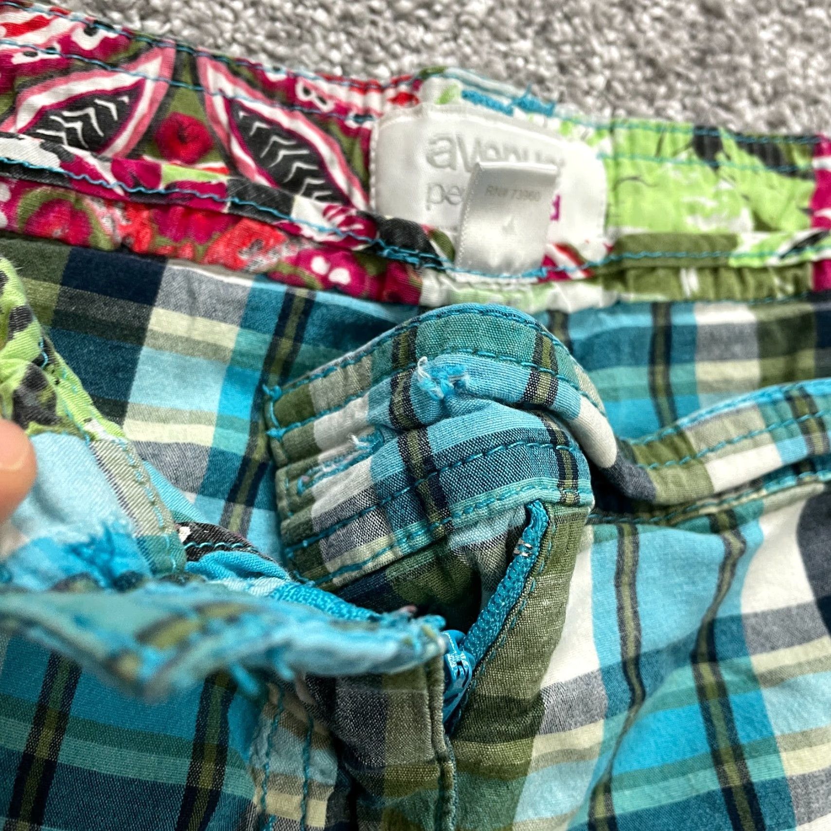 Avenue Avenue Chino Shorts Womens 26 Blue Green Plaid Cotton Pockets Casual Size 32" / US 10 / IT 46 - 5 Thumbnail