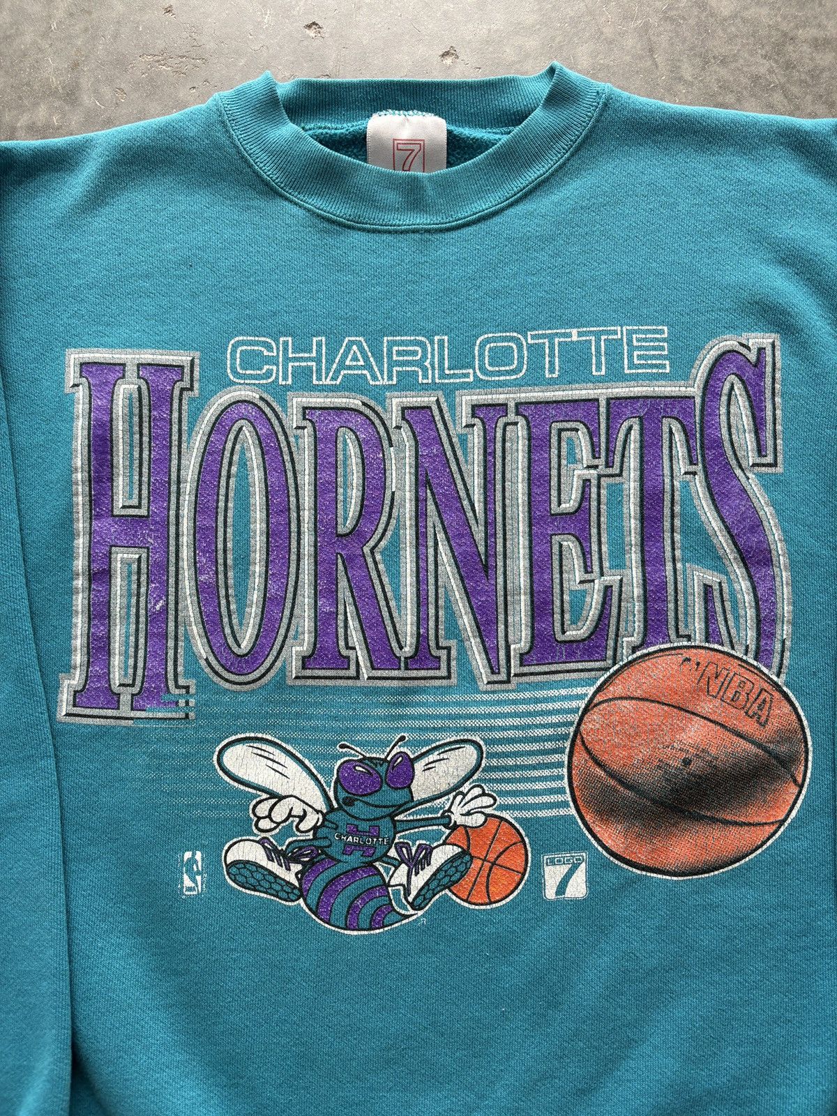 Logo 7 Vintage 90s NBA Charlotte Hornets Crewneck Sweatshirt Size US L / EU 52-54 / 3 - 2 Thumbnail