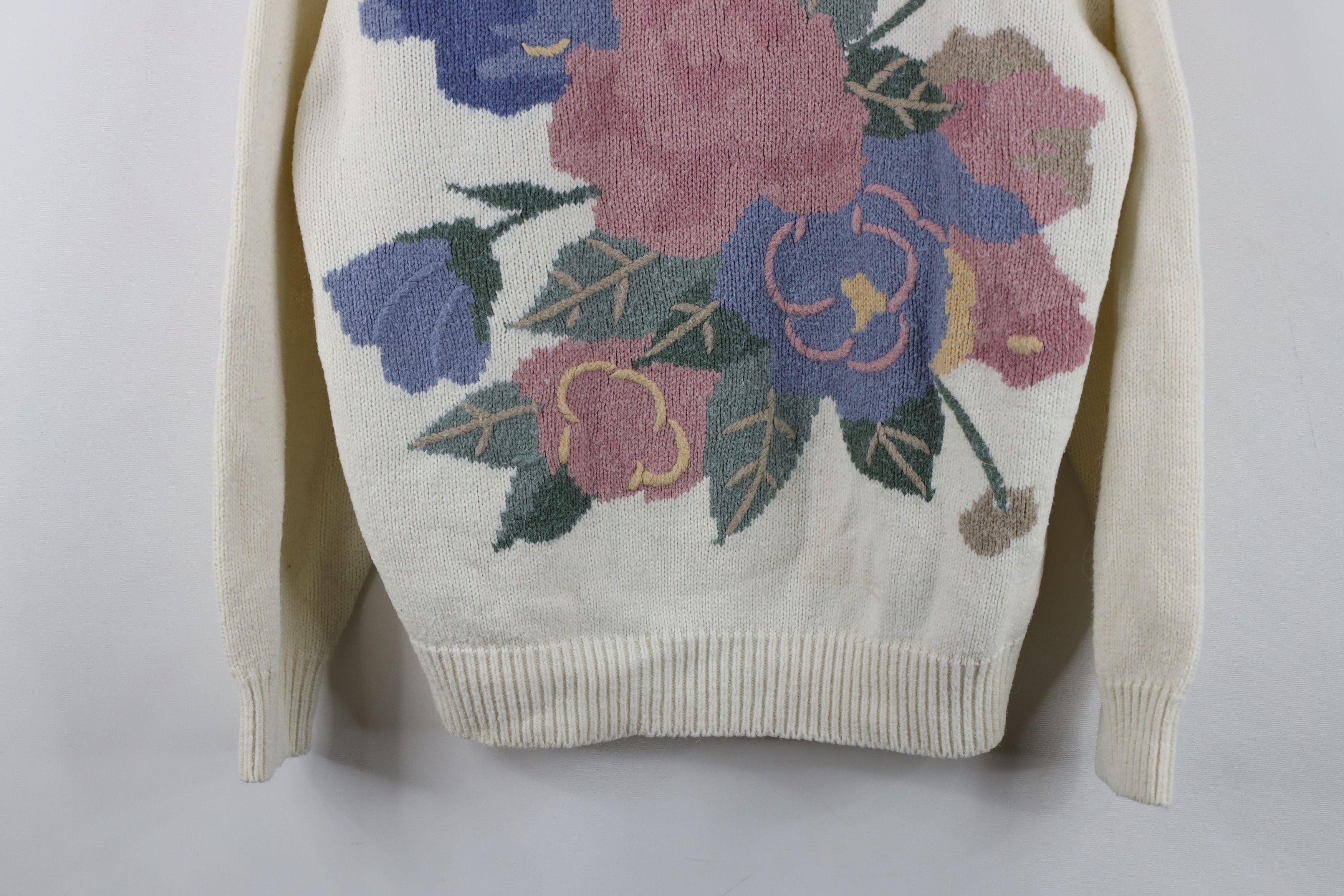 Vintage Vintage 90s Streetwear Flower Floral Knit Crewneck Sweater Size L / US 10 / IT 46 - 3 Thumbnail