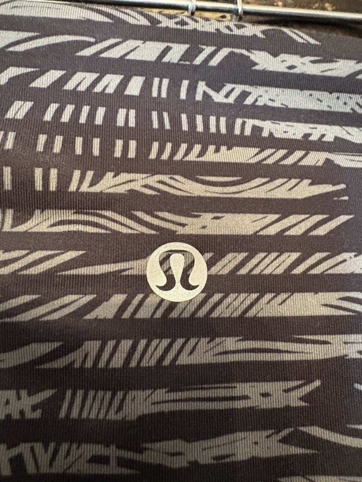 Lululemon Lululemon Full Length Mesh Leggings Size 8 Size 30" / US 8 / IT 44 - 3 Thumbnail