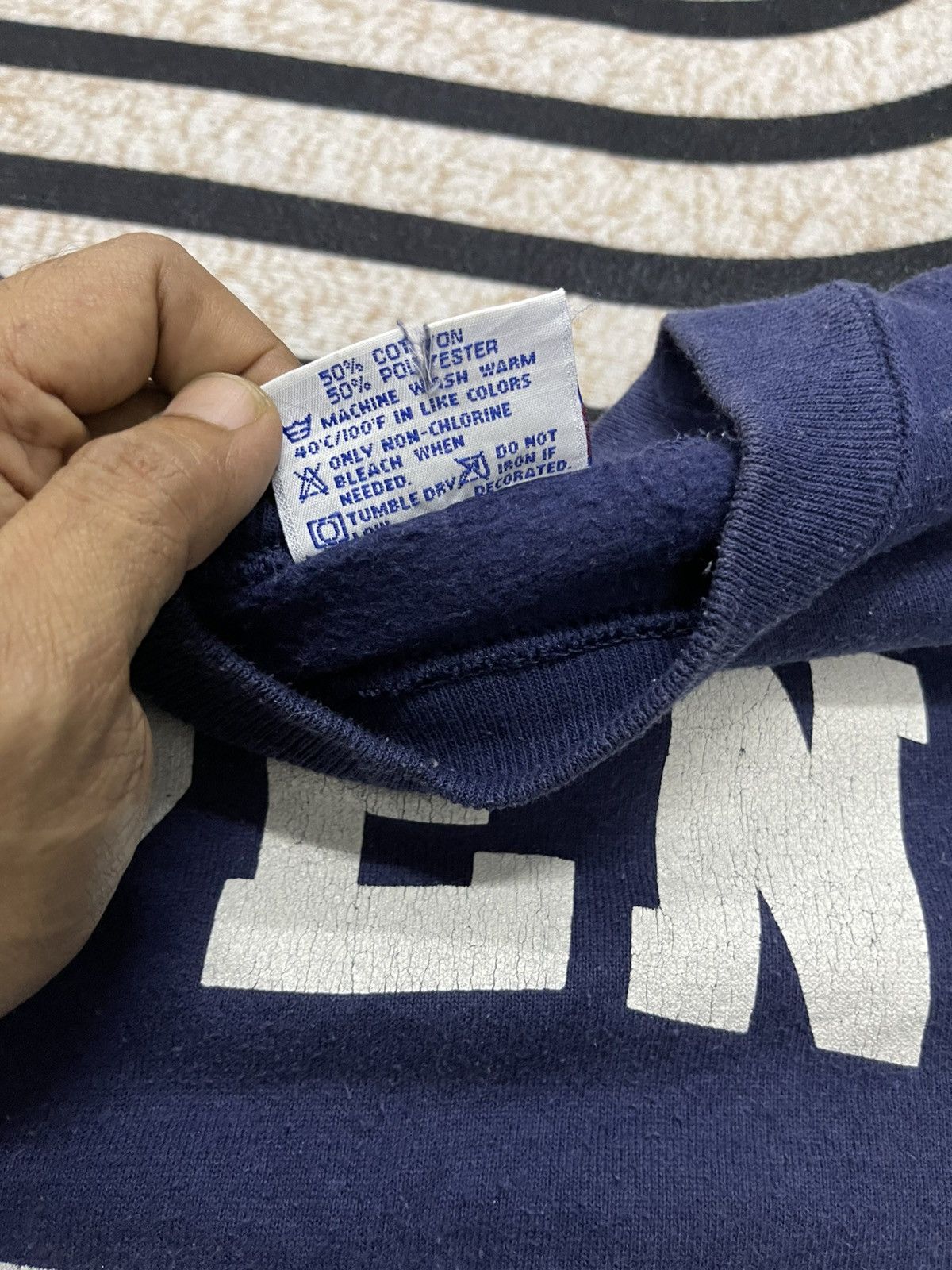 Hanes 80s PENN STATE CREWNECK SPELL OUT FADED Size US S / EU 44-46 / 1 - 10 Thumbnail