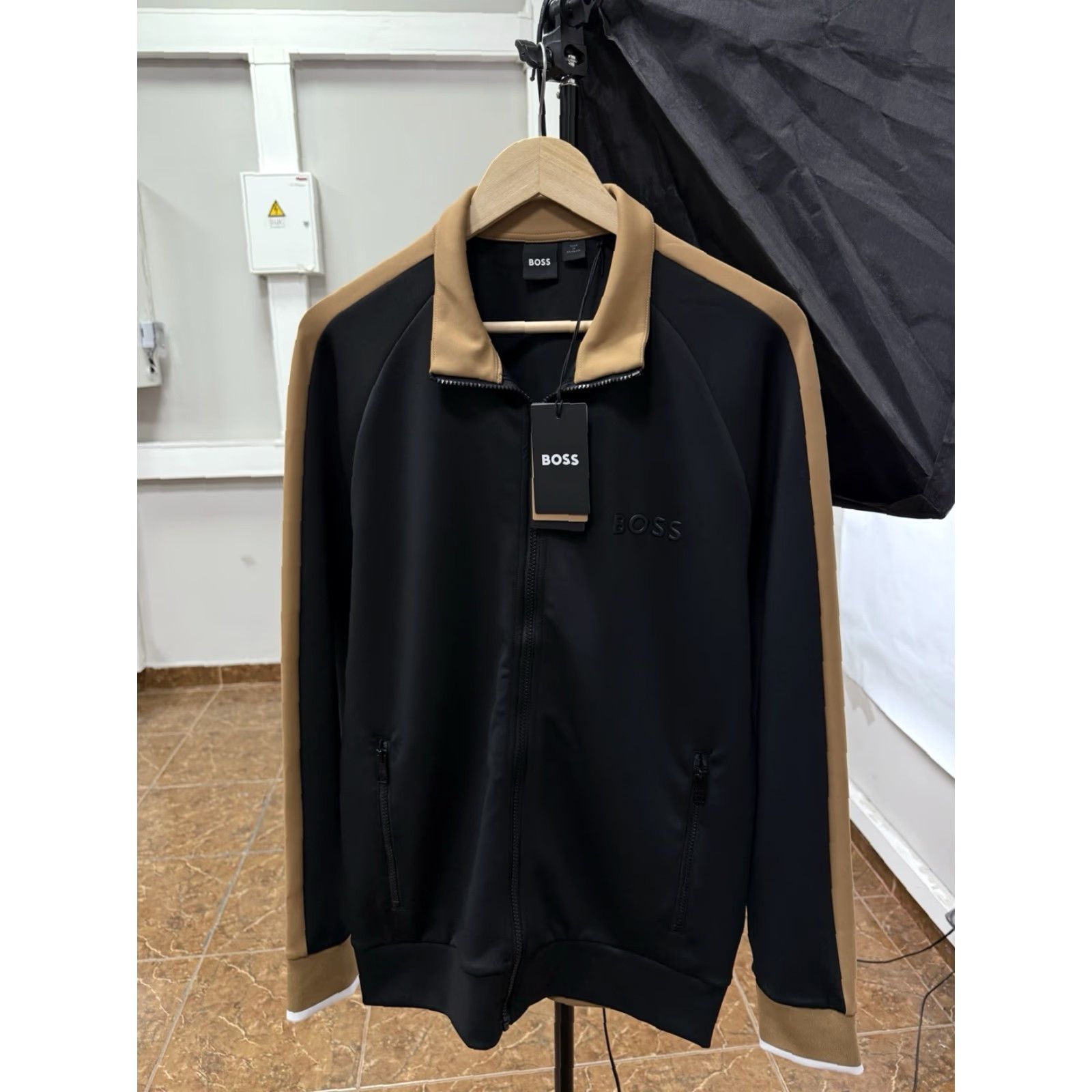 Hugo Boss NEW Hugo Boss Athleisure Track Zip Jacket NWT Classic L Black Mens Zip Front, Full Zip, Hood? (Info: From title) Size US L / EU 52-54 / 3 - 2 Thumbnail