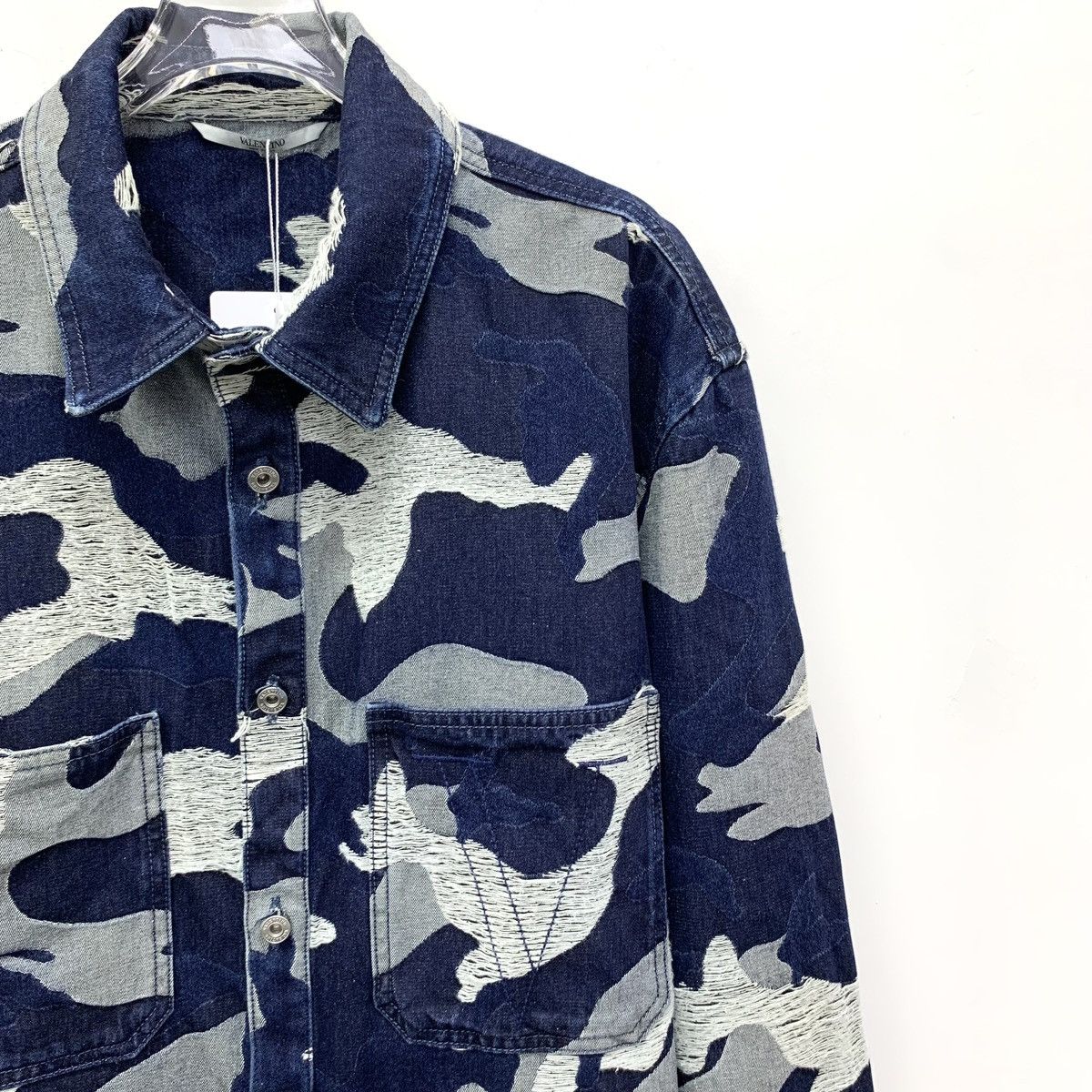 Valentino Valentino Dark Blue Camouflage Long Sleeve Denim Shirt K26WX Size US L / EU 52-54 / 3 - 3 Thumbnail