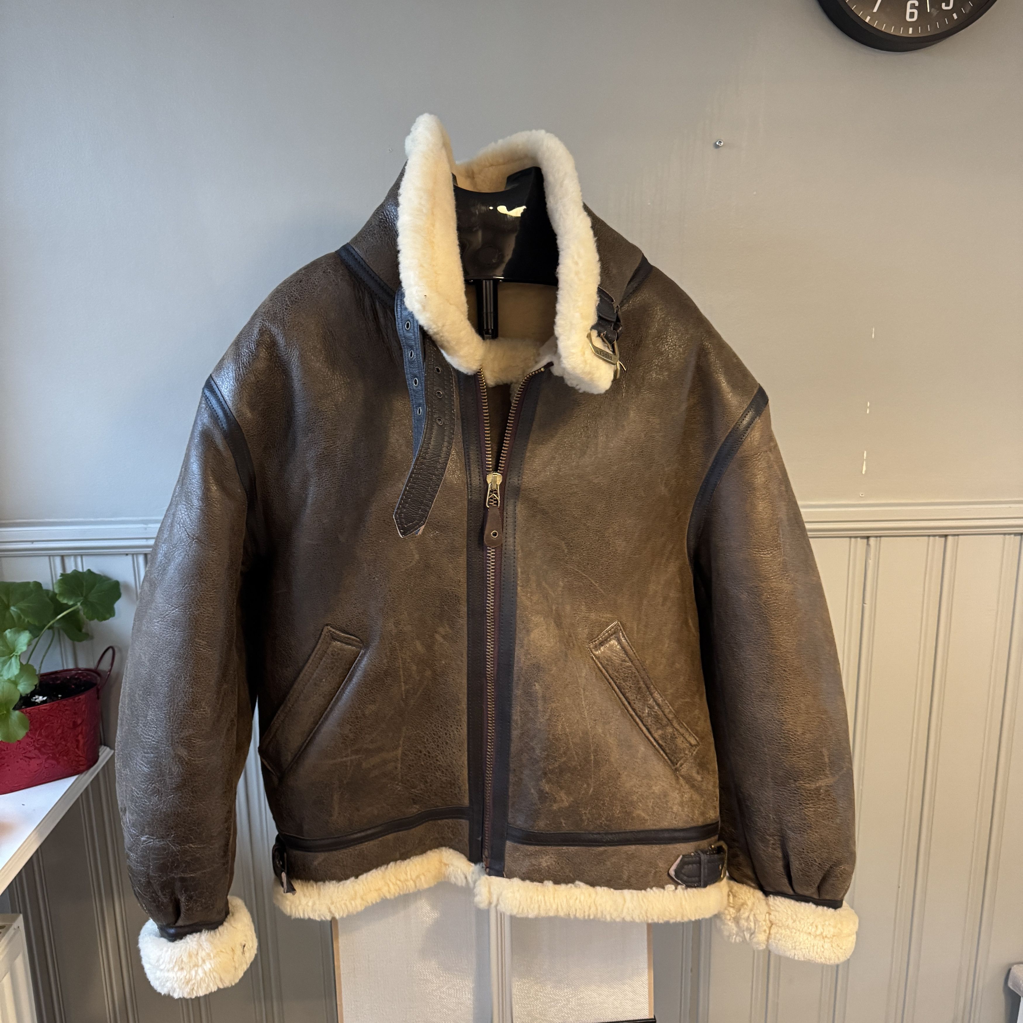 Avirex Avirex Type B-3 US Army Air Forces Sheepskin Jacket Size US L / EU 52-54 / 3 - 1 Thumbnail
