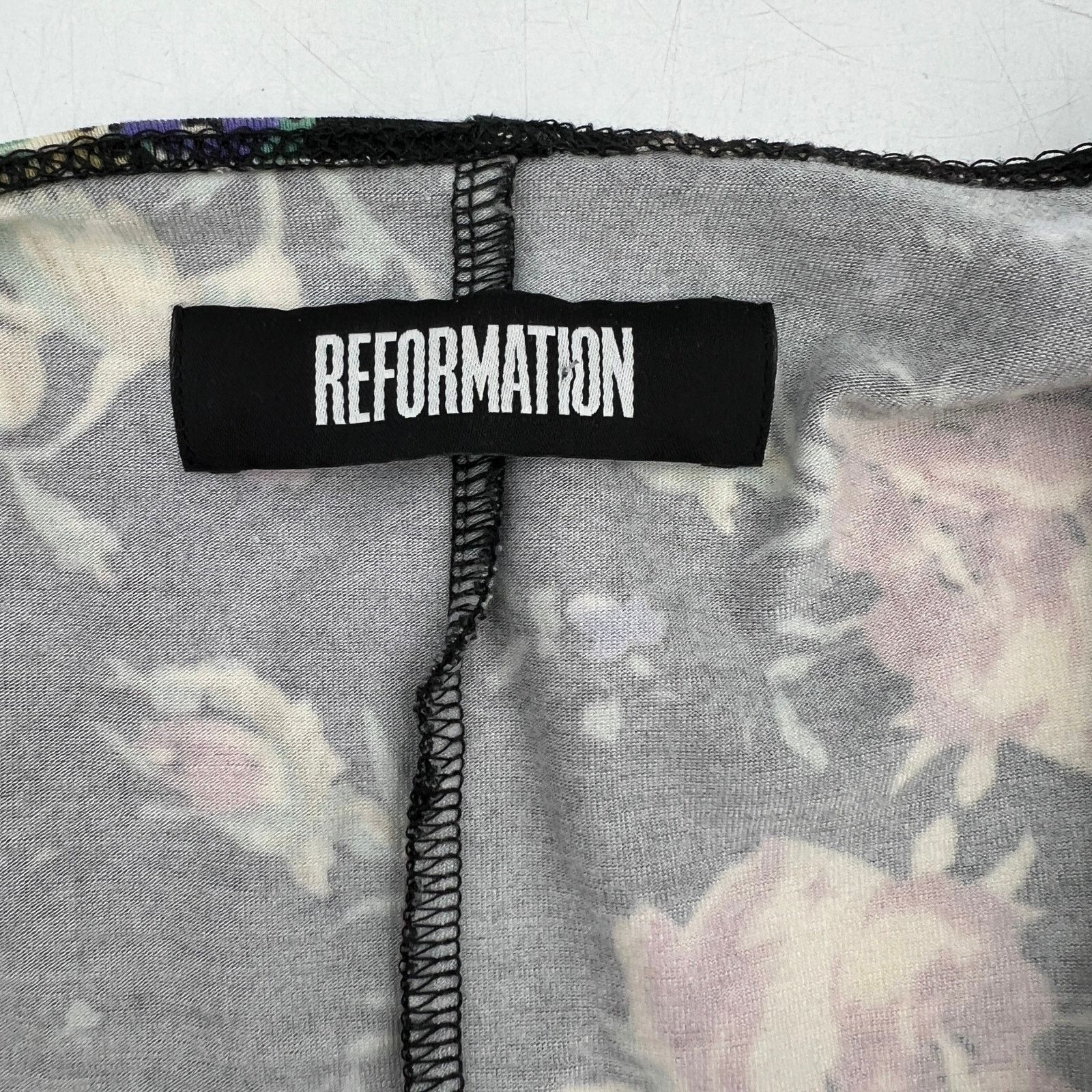 Reformation Reformation Laurel Floral Midi Wrap Dress Size XS / US 0-2 / IT 36-38 - 3 Thumbnail