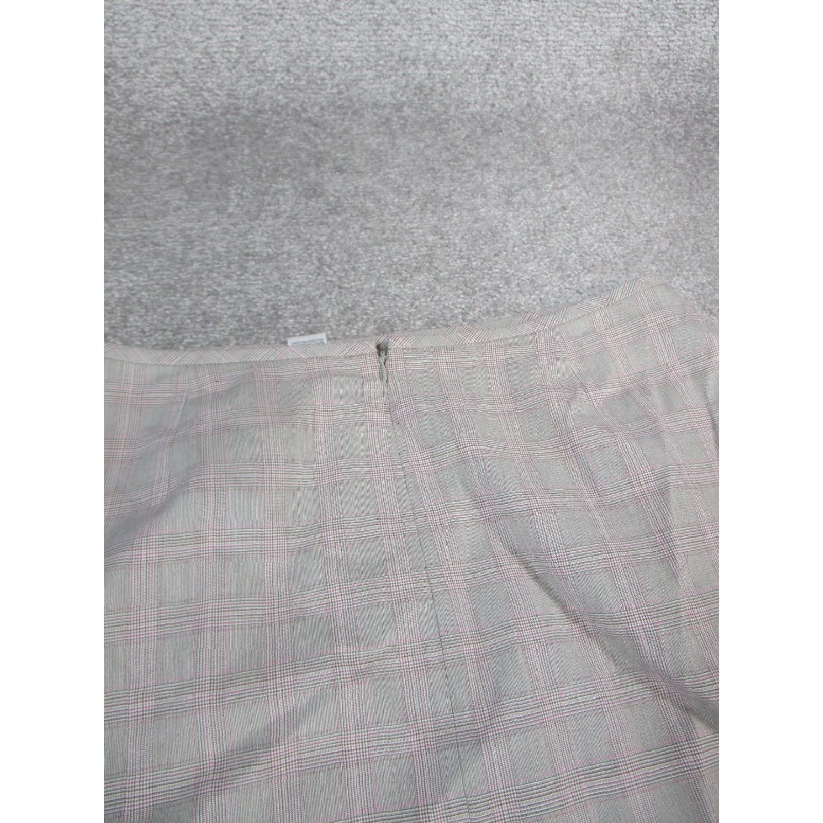 Vintage Tahari Skirt Womens 12 Gray Pink Plaid Check Pleated Fishtail NEW Size 34" / US 12 / IT 48 - 8 Thumbnail