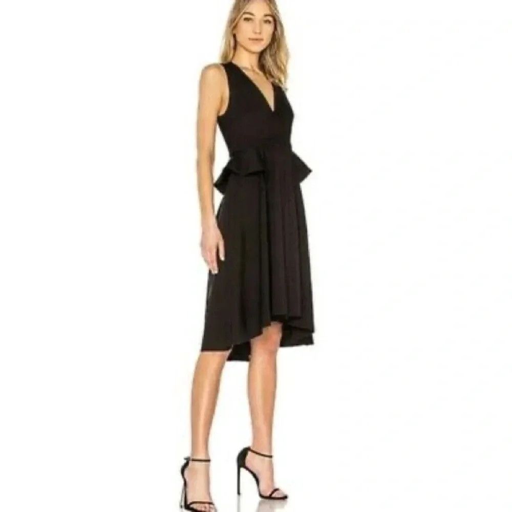 ELLIATT Elliatt Revolve Black Trim V-Neck Dress Size Small NWT Size S / US 4 / IT 40 - 2 Thumbnail
