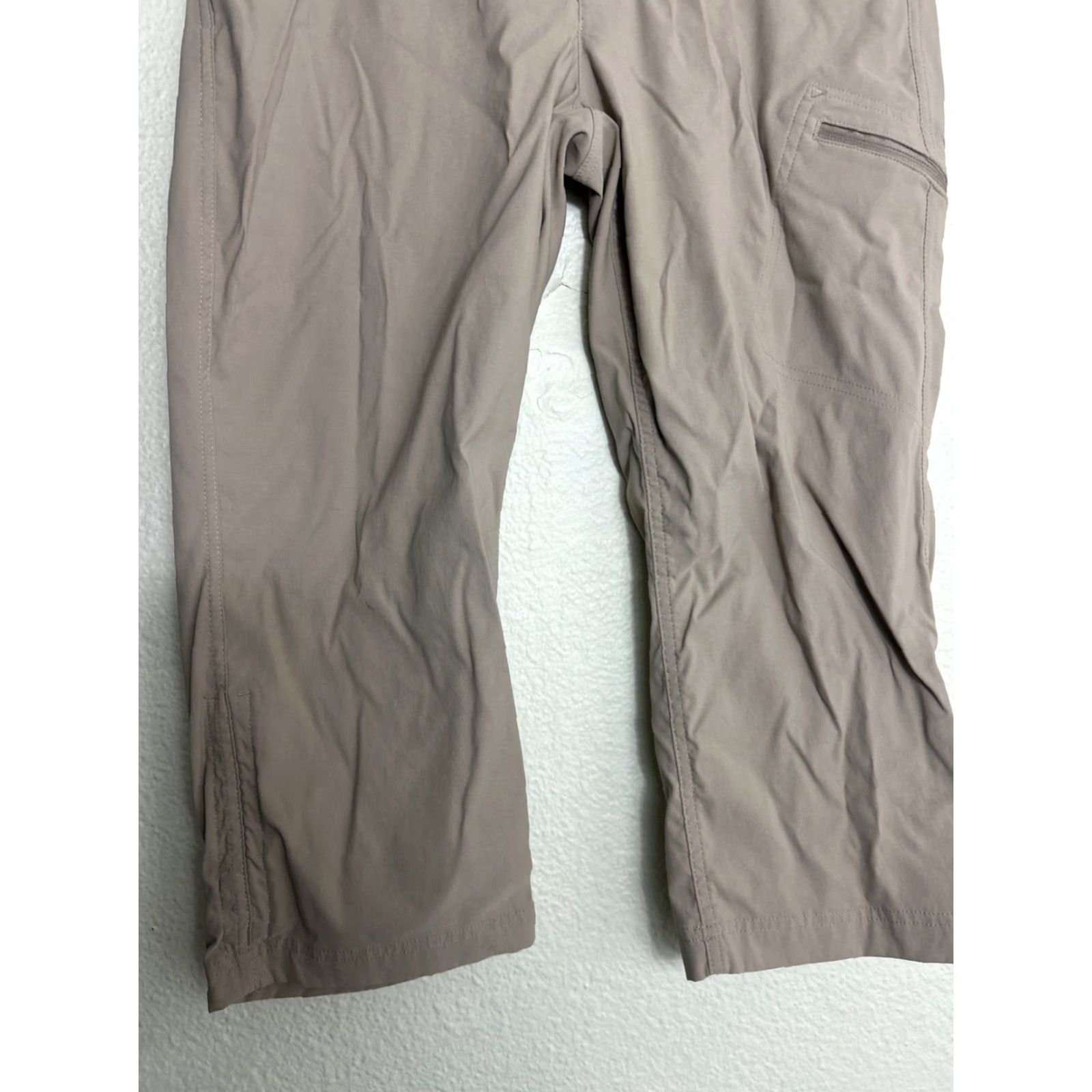 Eddie Bauer Eddie Bauer Womens Pants Cropped Beige Size 12 Cargo 34x21 Womens Size 34" / US 12 / IT 48 - 2 Thumbnail