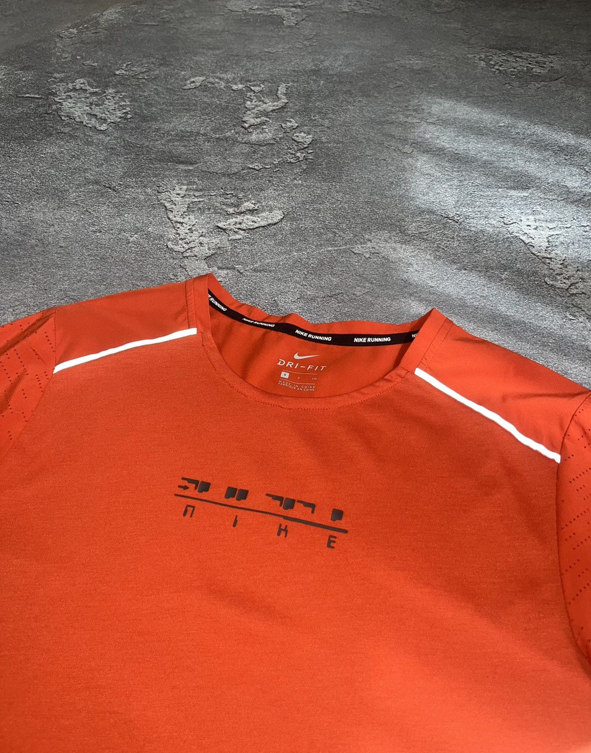 Nike Nike Running Velocity Research Shirt Size US S / EU 44-46 / 1 - 2 Thumbnail