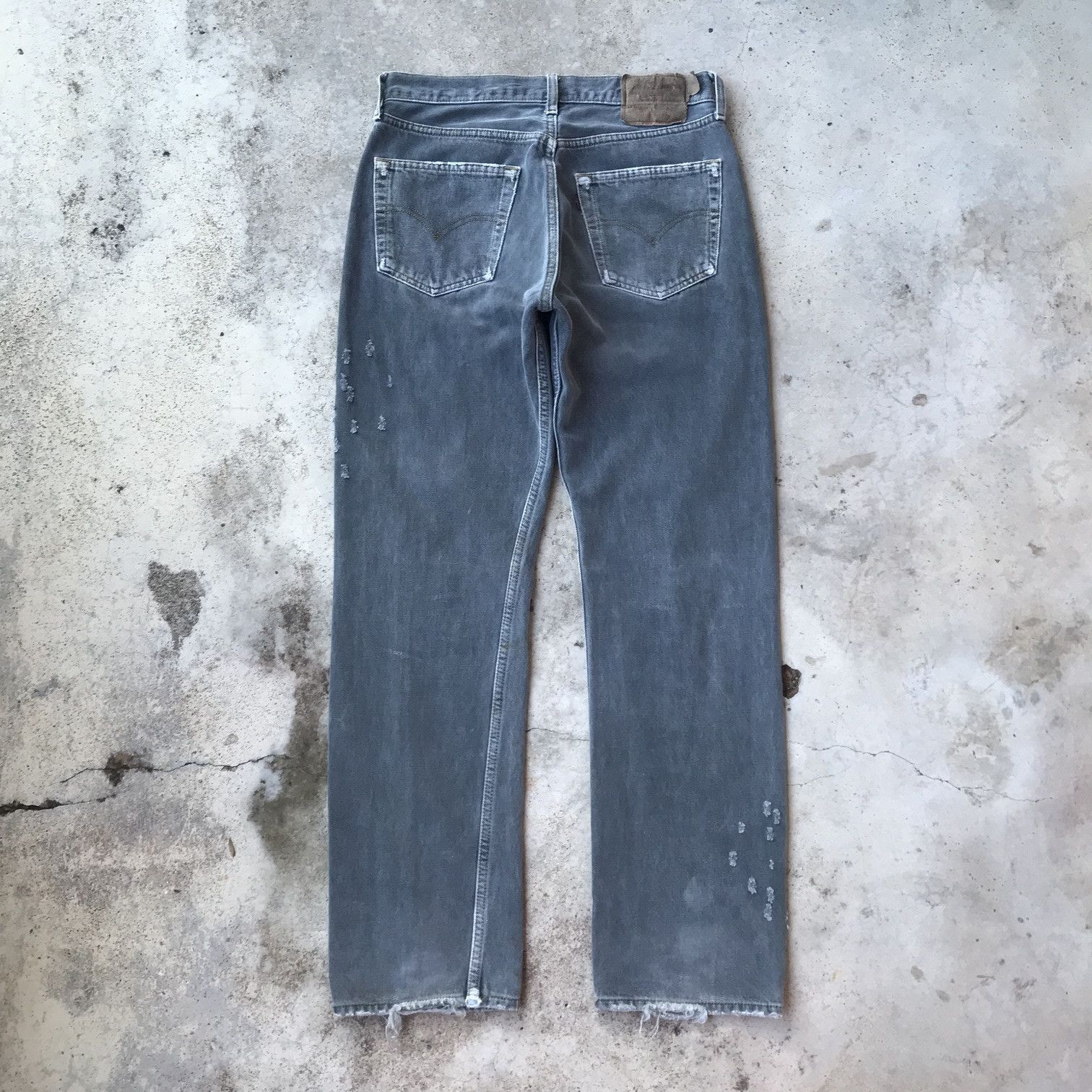 Levi's × Vintage Vintage Levis 501 bulletshoot dirty faded black distressed Size US 29 - 8 Thumbnail