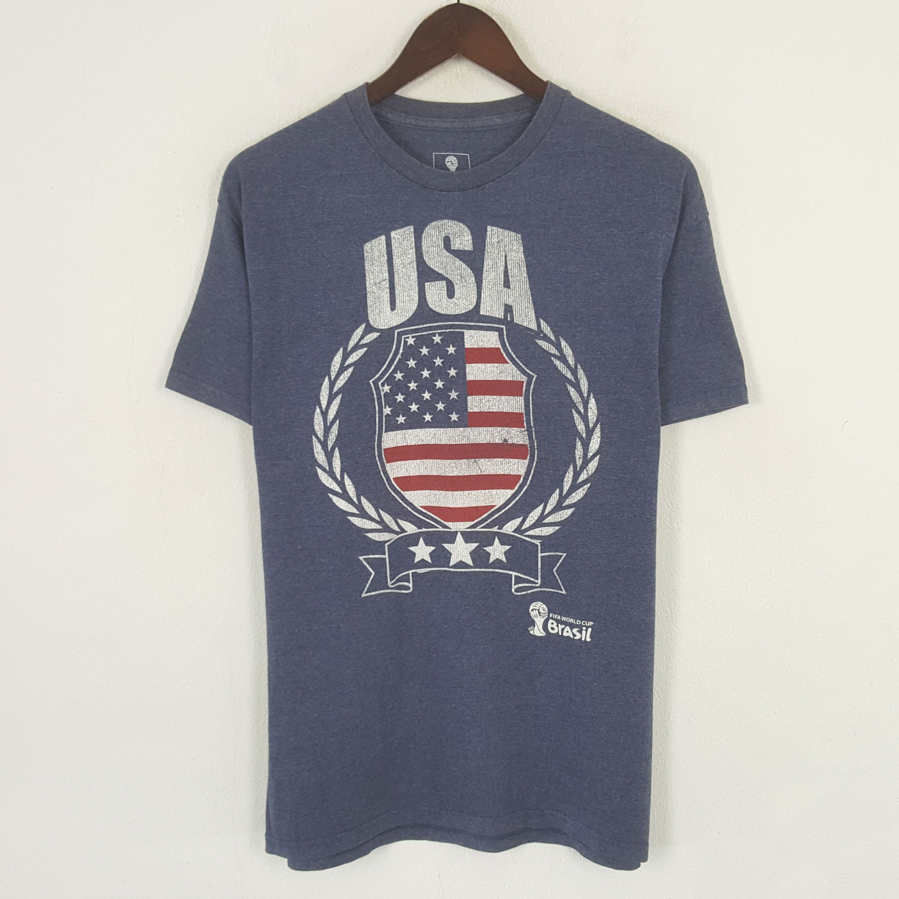 Vintage Vintage FIFA WORLD CUP BRAZIL Tshirt C285N34 Size US L / EU 52-54 / 3 - 1 Thumbnail