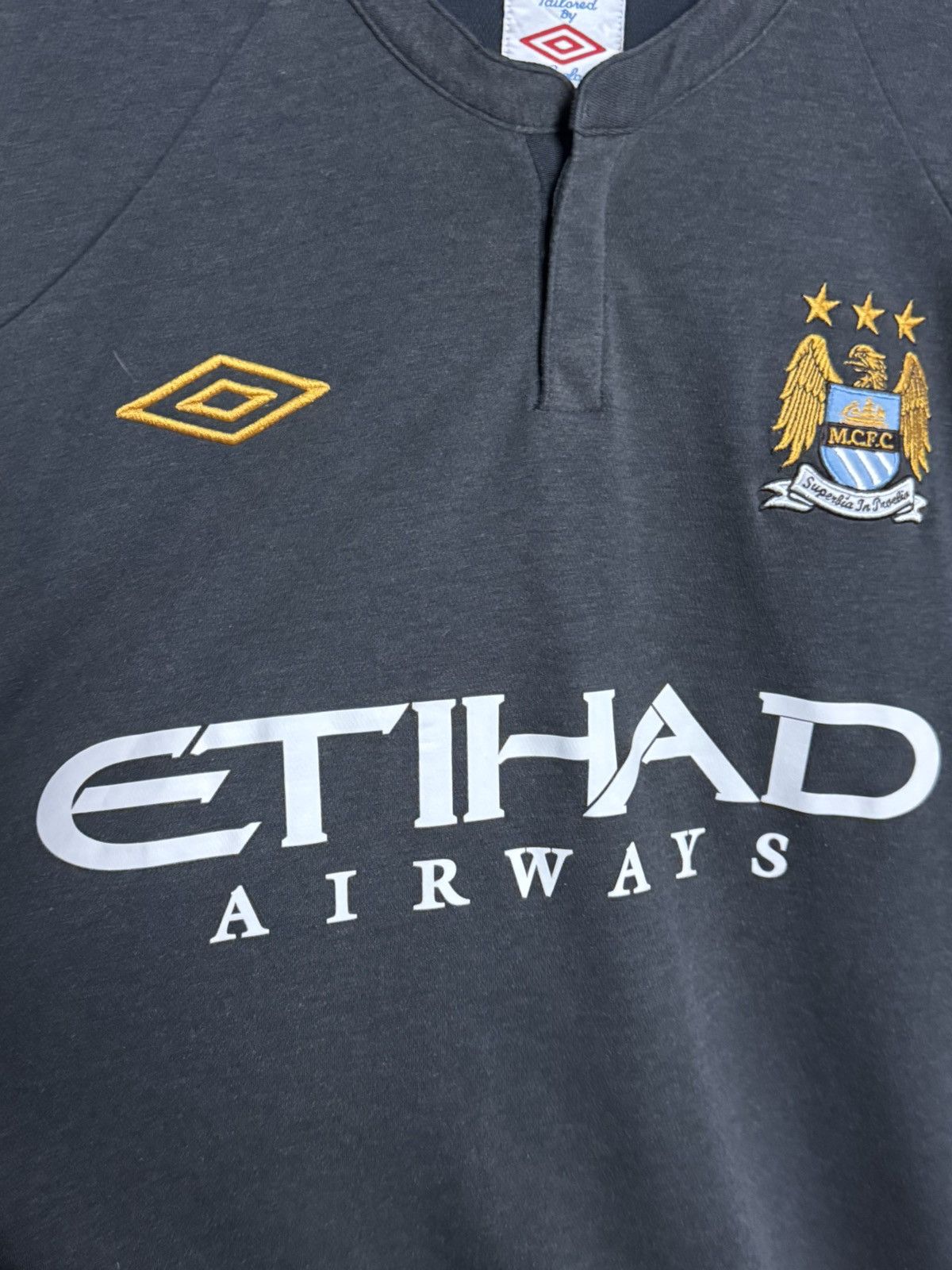 Umbro Manchester City 09/10 Away Ireland Football Jersey Size US L / EU 52-54 / 3 - 4 Thumbnail