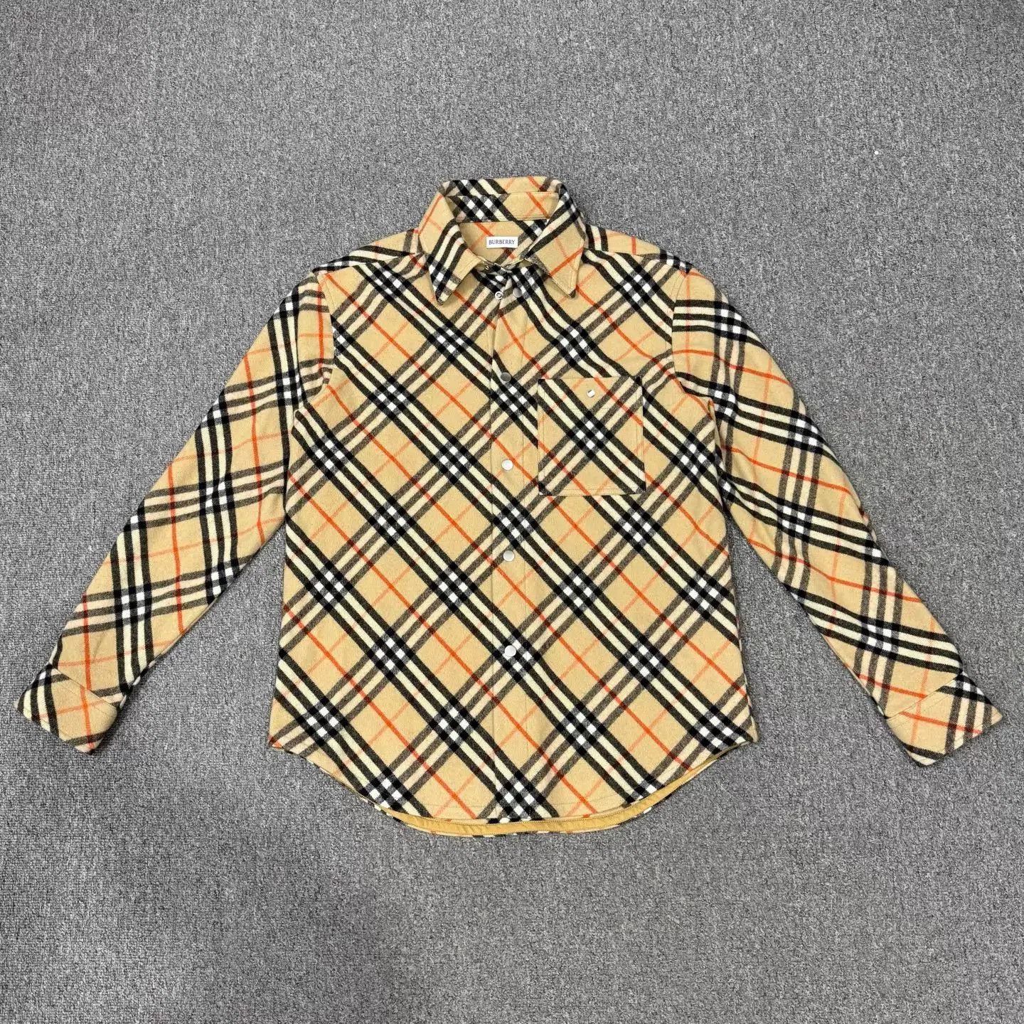 Burberry Plaid Long-Sleeve Button-Up Shirt. Size US S / EU 44-46 / 1 - 1 Thumbnail