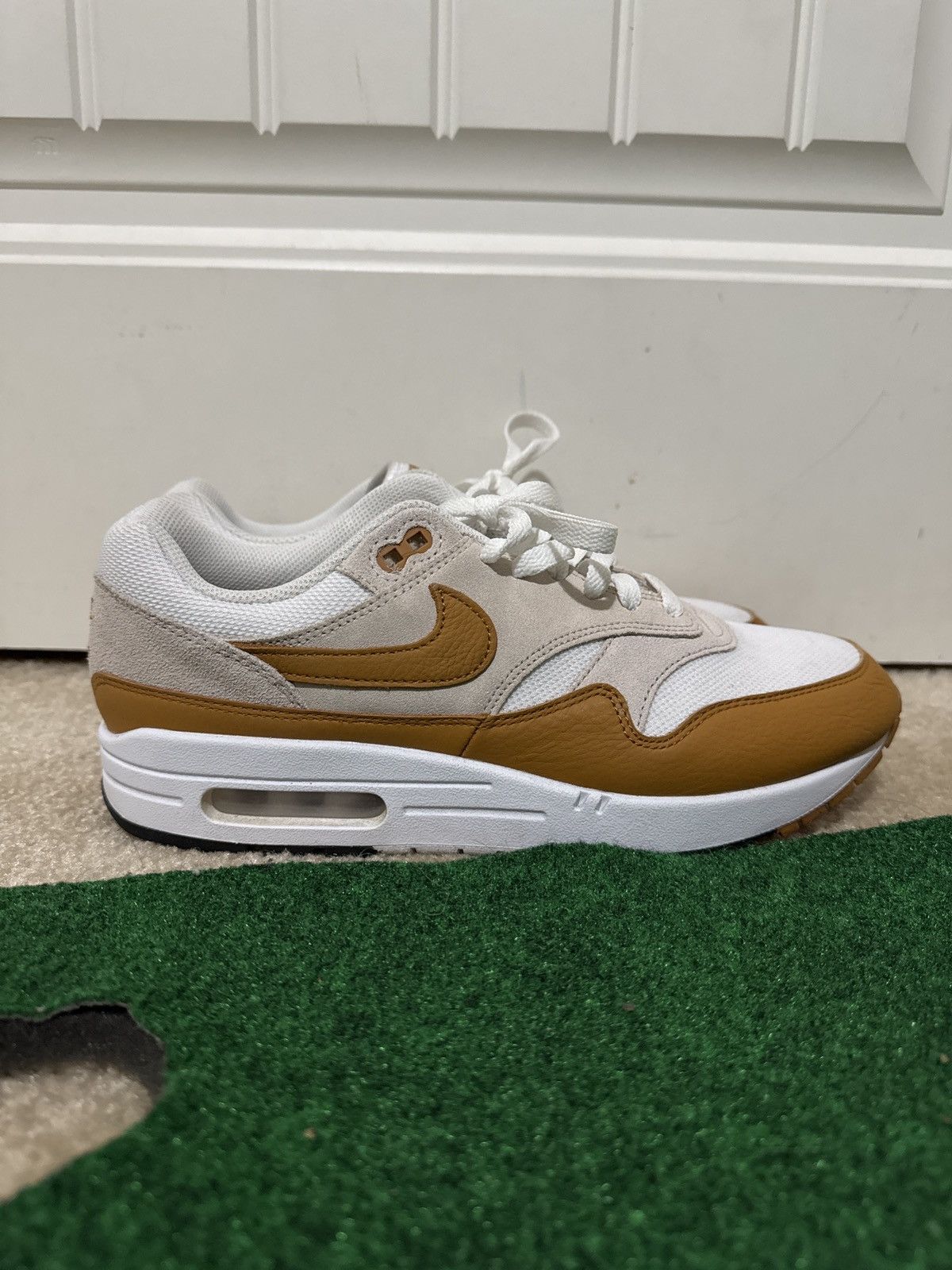 Nike Nike Airmax 1 tan Size US 8.5 / EU 41-42 - 1 Thumbnail