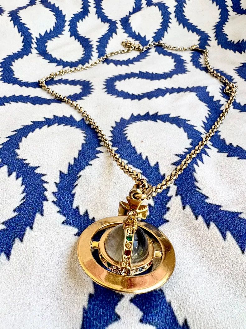 Vivienne Westwood Vivienne Westwood Large Gold Orb Earth Planet Necklace Size ONE SIZE - 1 Thumbnail