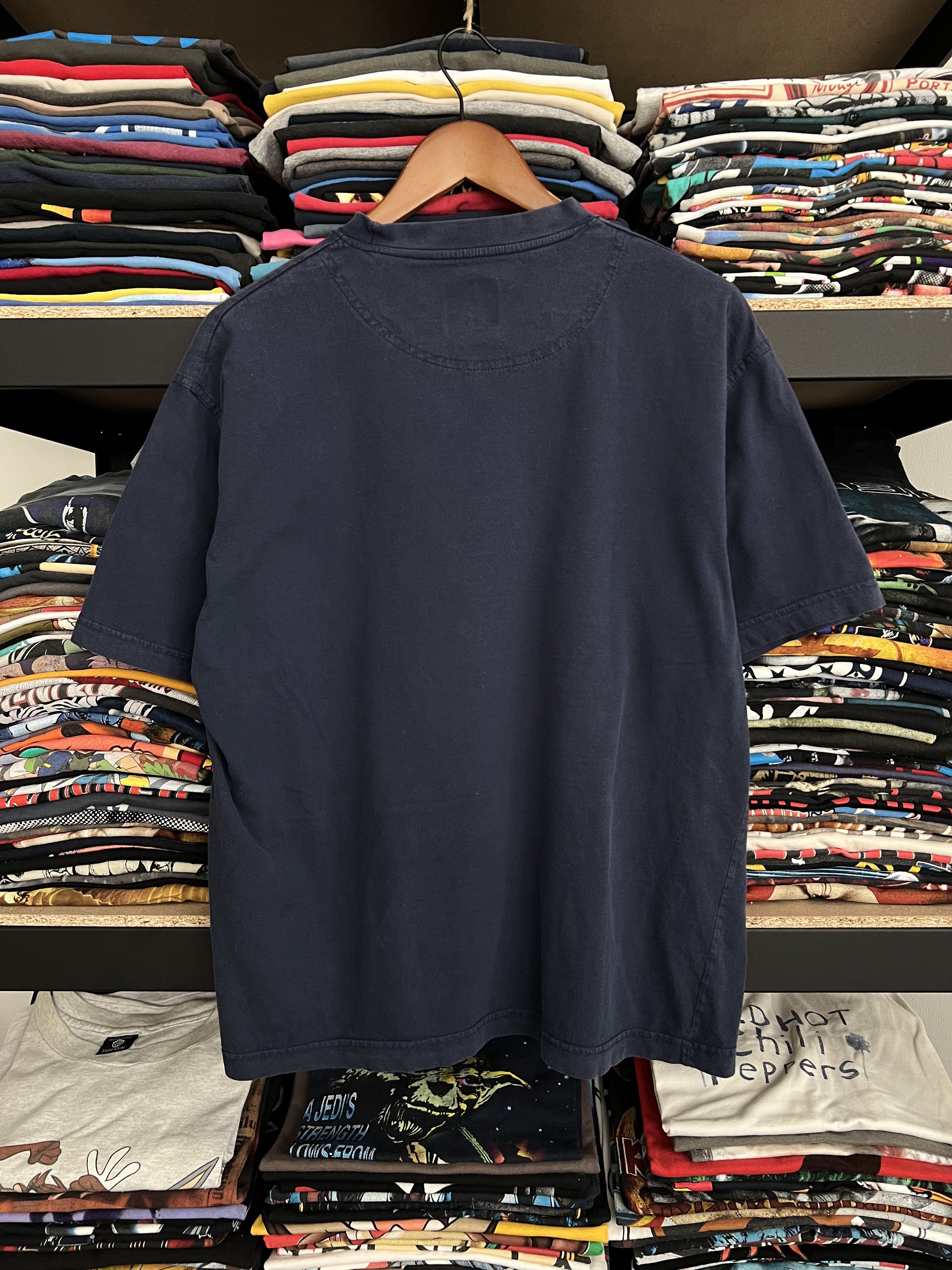 Jack Wolfskin Vintage 2000s Jack Wolfskins Wolf Navy T-shirt Size US L / EU 52-54 / 3 - 2 Thumbnail