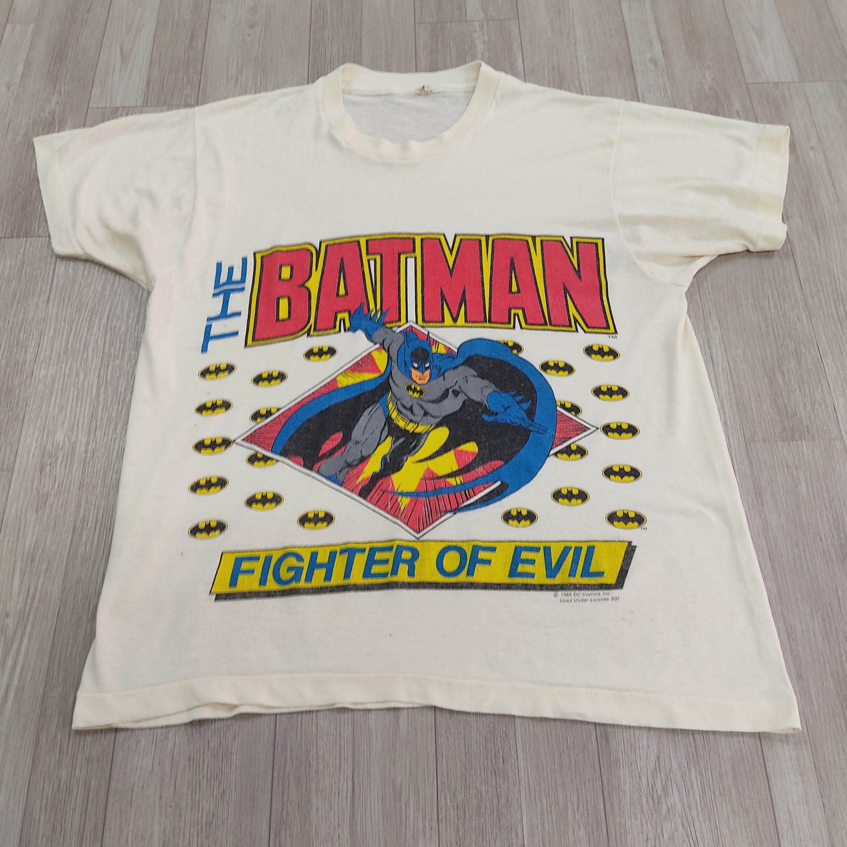 DC Comics O.G. Vtg 80s BATMAN Almost Paper Thin T-shirt Size US M / EU 48-50 / 2 - 4 Thumbnail