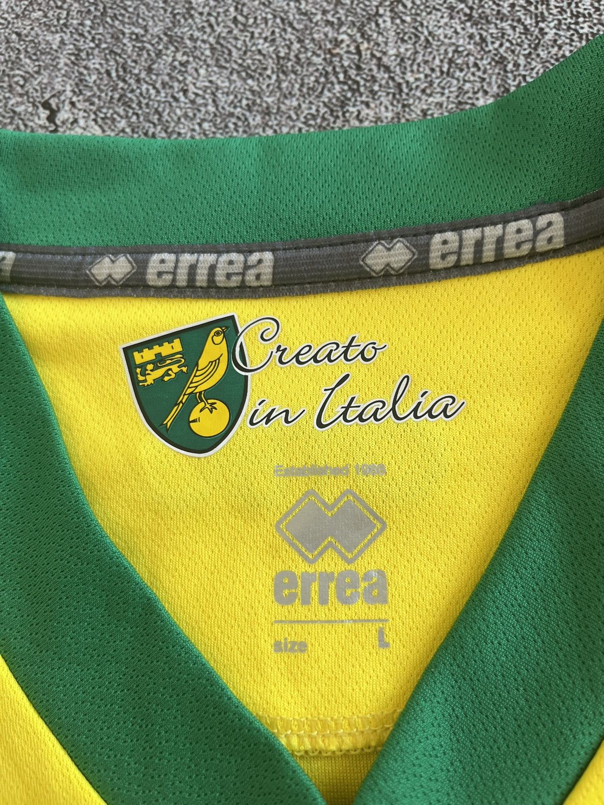 Other NORWICH CITY FC 2012/2013 HOME FOOTBALL SHIRT JERSEY ERREA,L Size US L / EU 52-54 / 3 - 6 Thumbnail
