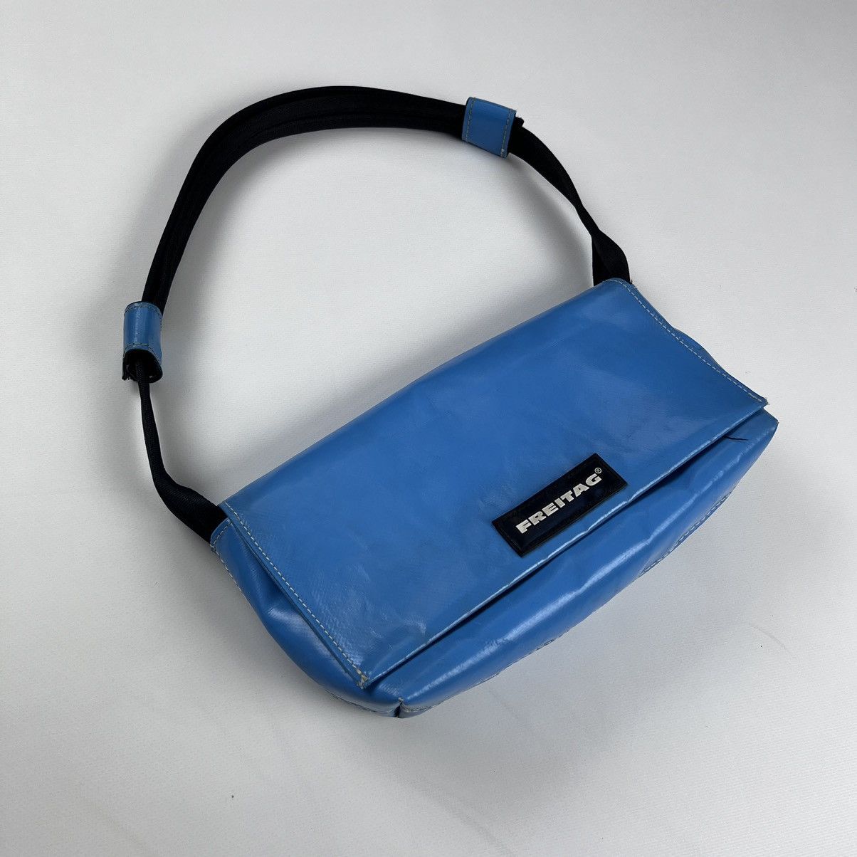 FREITAG F71 LAURA フライターグ ローラ Rare FREITAG F71 LAURA Crossbody Messenger Discontinued Bag