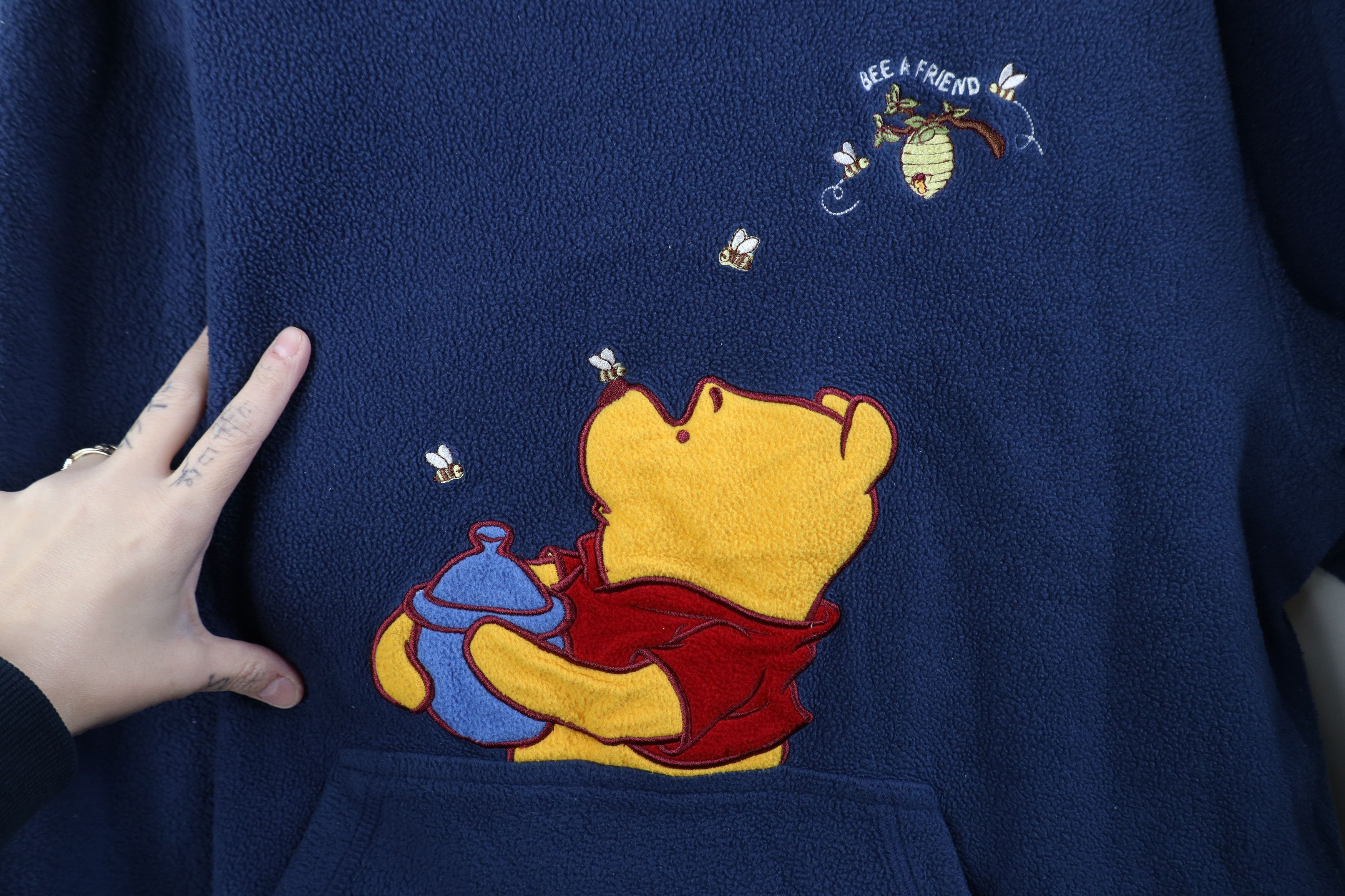 Disney Vintage 90s Disney Winnie the Pooh Fleece Hoodie Sweatshirt Size L / US 10 / IT 46 - 4 Thumbnail