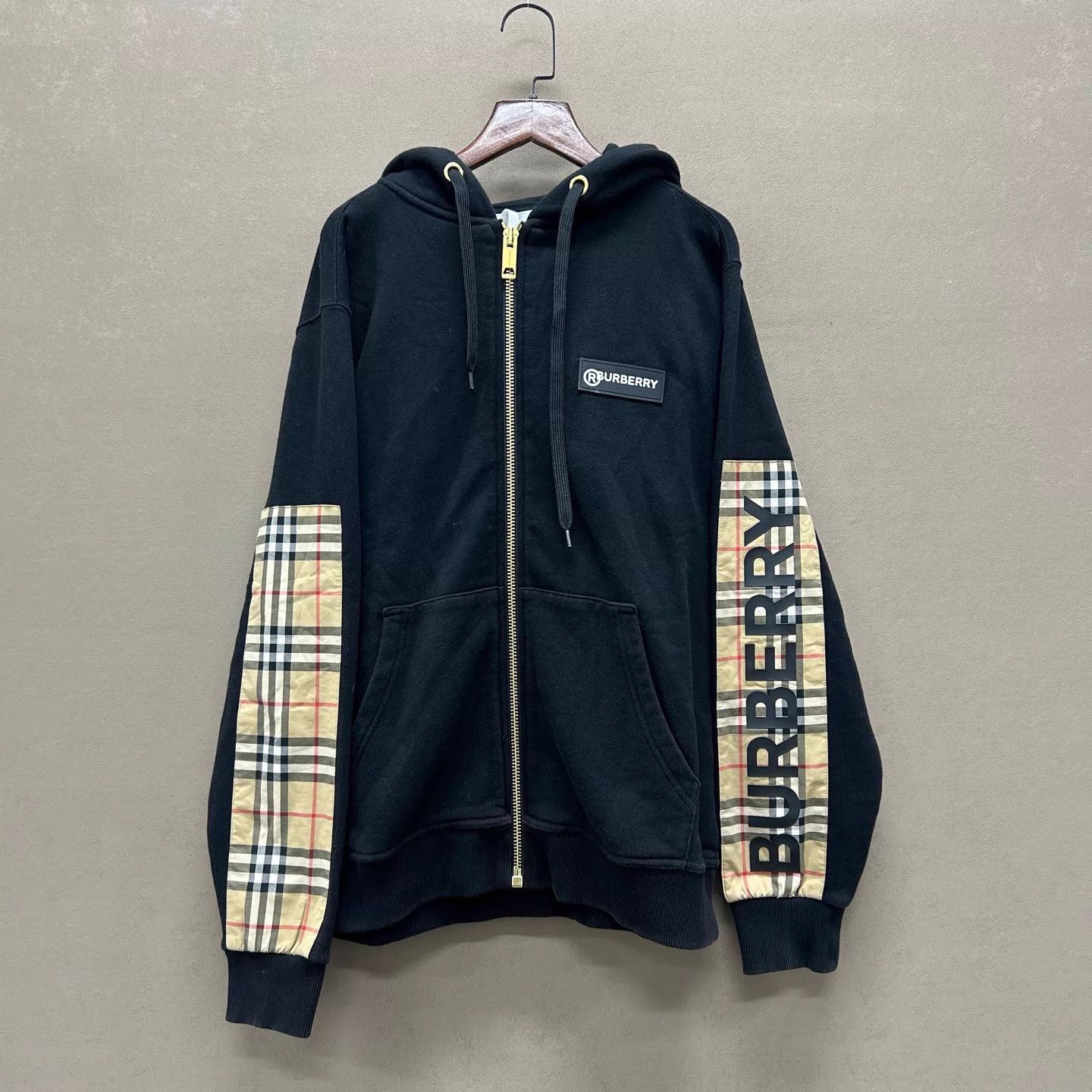 Burberry Burberry Check Hoodie 99 New M Size M / US 6-8 / IT 42-44 - 1 Thumbnail