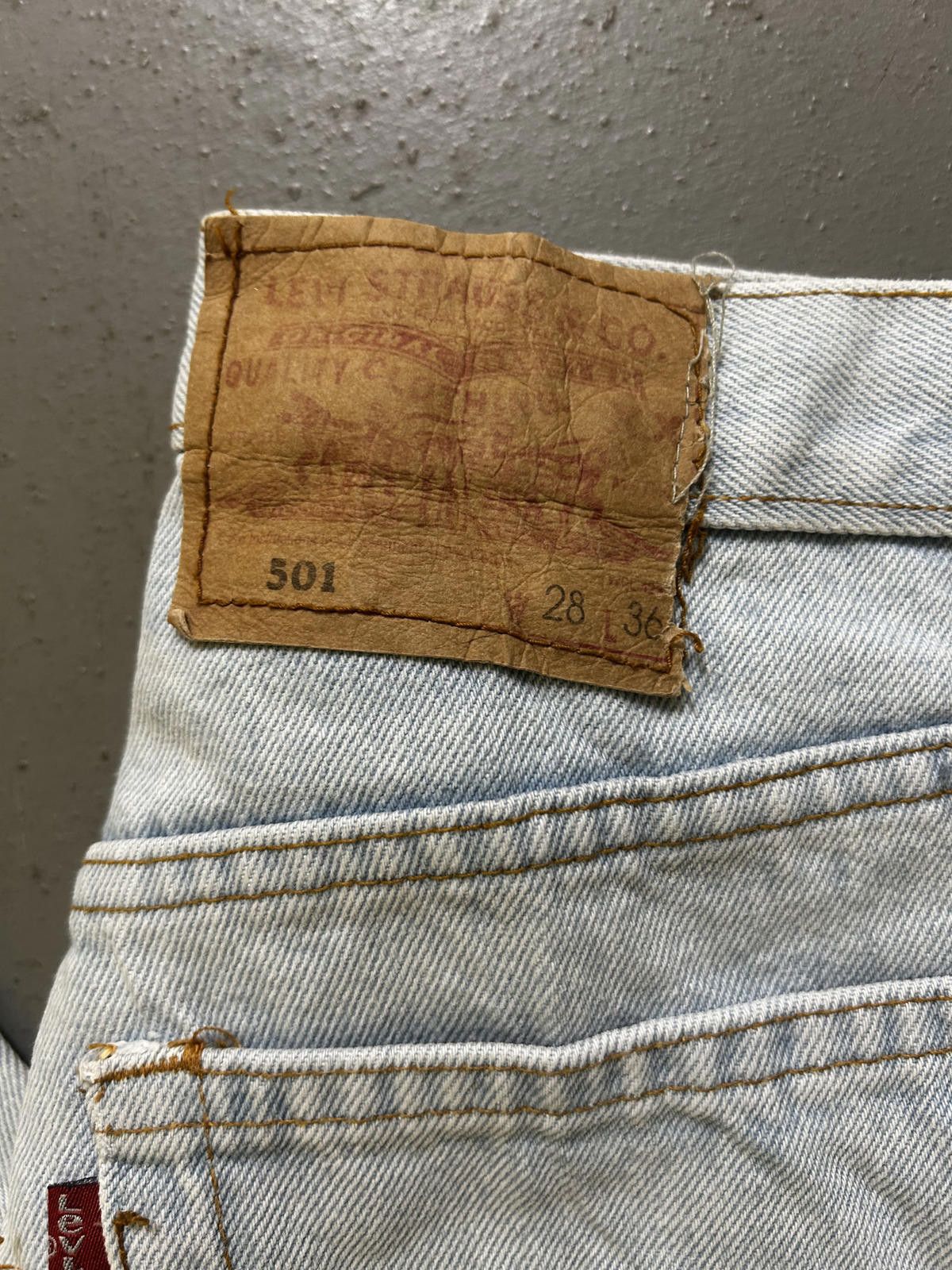 Levi's Levi's 501 Light Wash Jeans - Classic Fit Size US 28 / EU 44 - 5 Thumbnail
