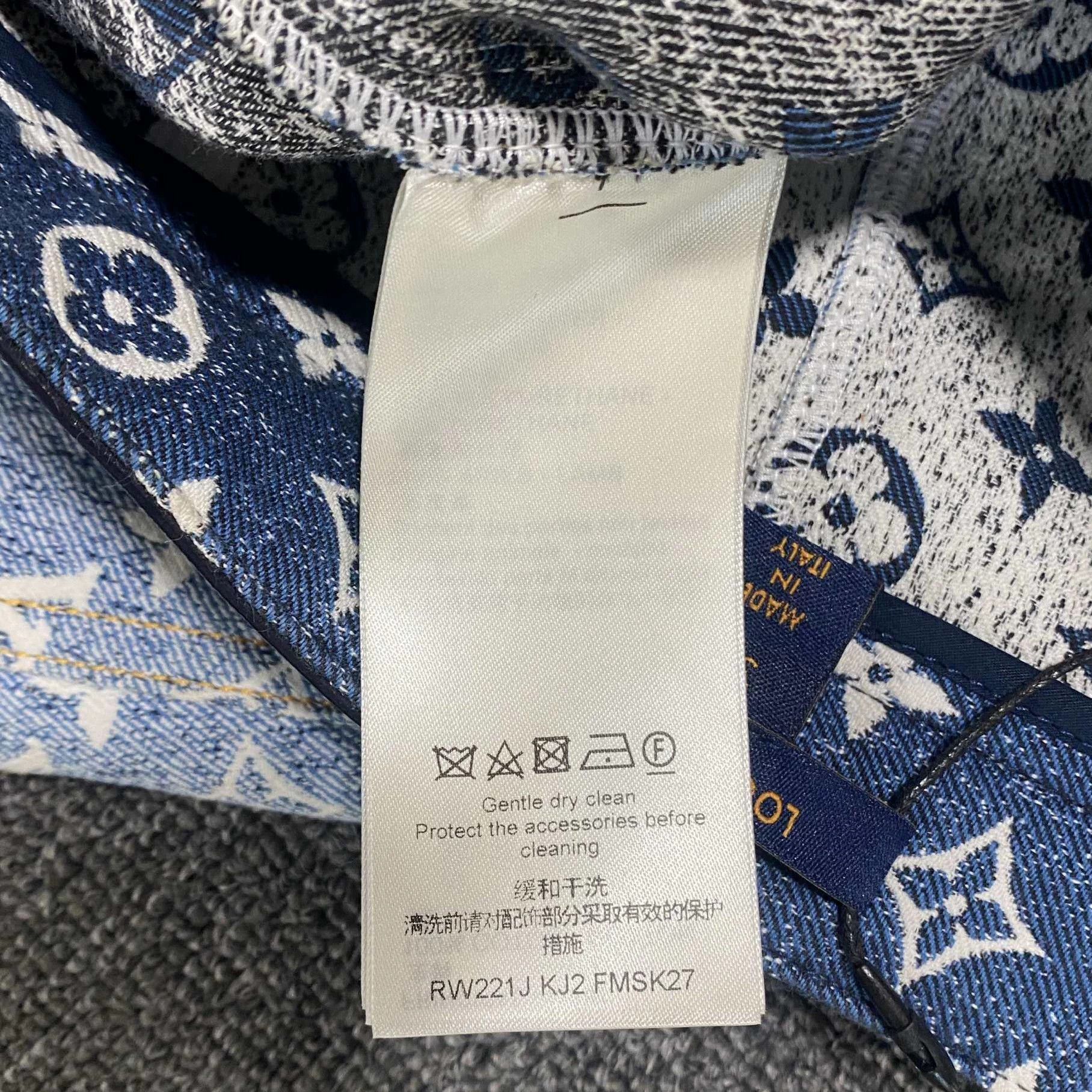 Louis Vuitton Monogram print all-over gold button washed denim skirt LV Size 26" / US 2 / IT 38 - 5 Thumbnail