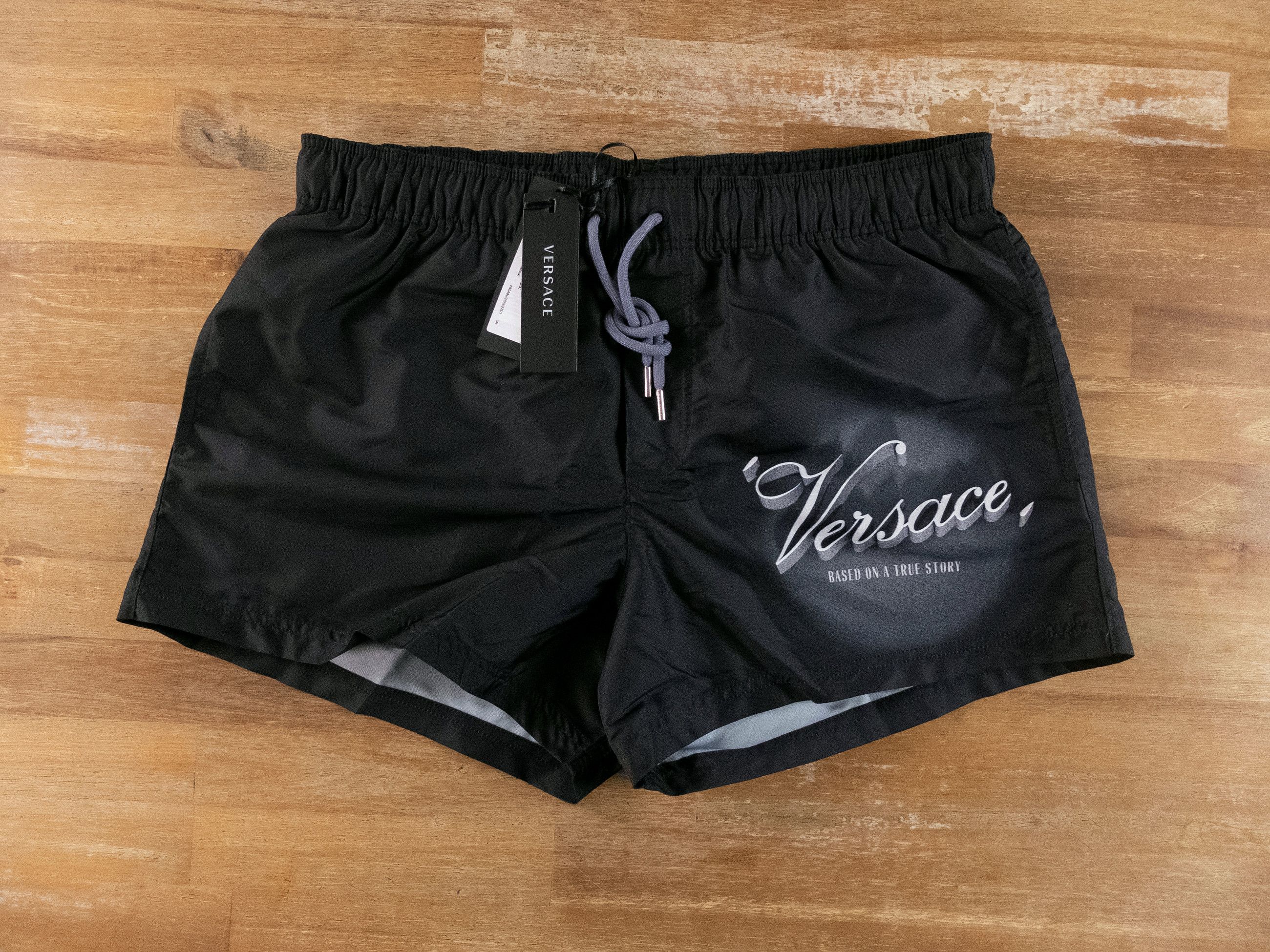 Versace VERSACE black logo film title swim shorts 4 Medium trunks Size US 32 / EU 48 - 6 Thumbnail