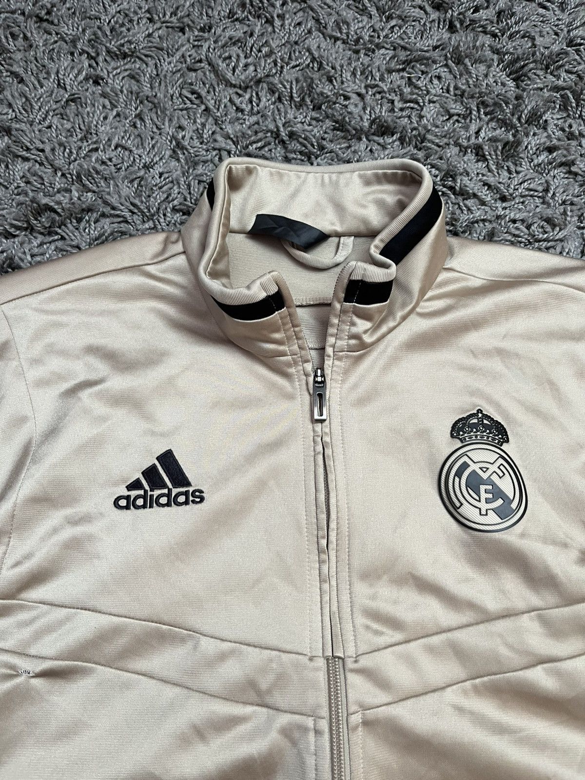 Adidas Adidas Real Madrid 2019/20 Presentation Jacket Gold Size US M / EU 48-50 / 2 - 3 Thumbnail