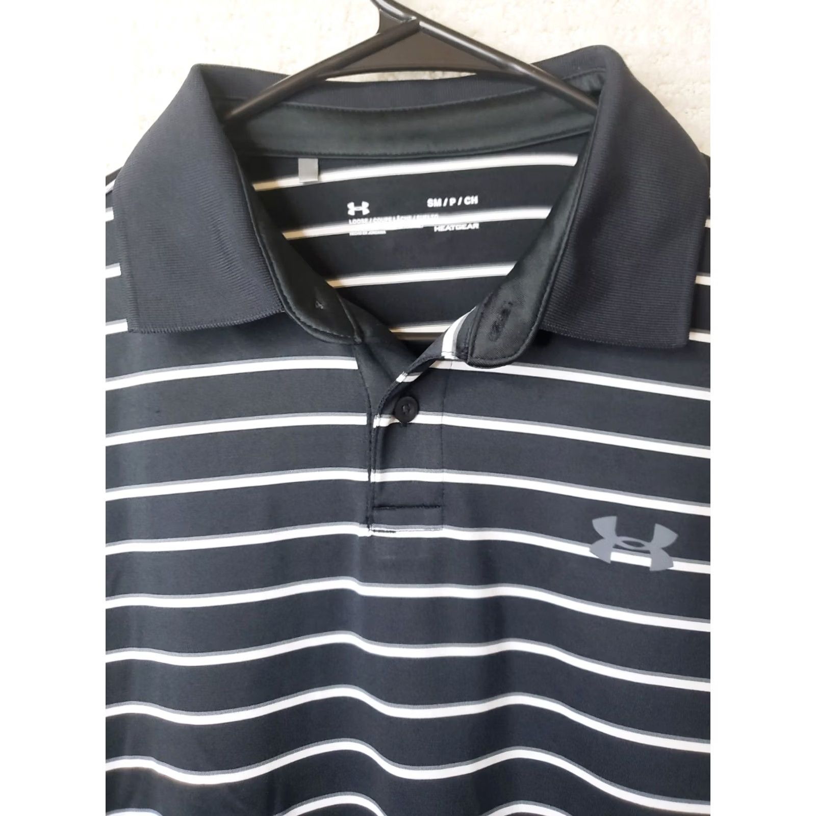 Under Armour UNDER ARMOUR HEATGEAR Polo Shirt Striped Short Sleeve Men S Black White Loose Fit Polo Collar 38 in S Regular Mens Size US S / EU 44-46 / 1 - 6 Thumbnail