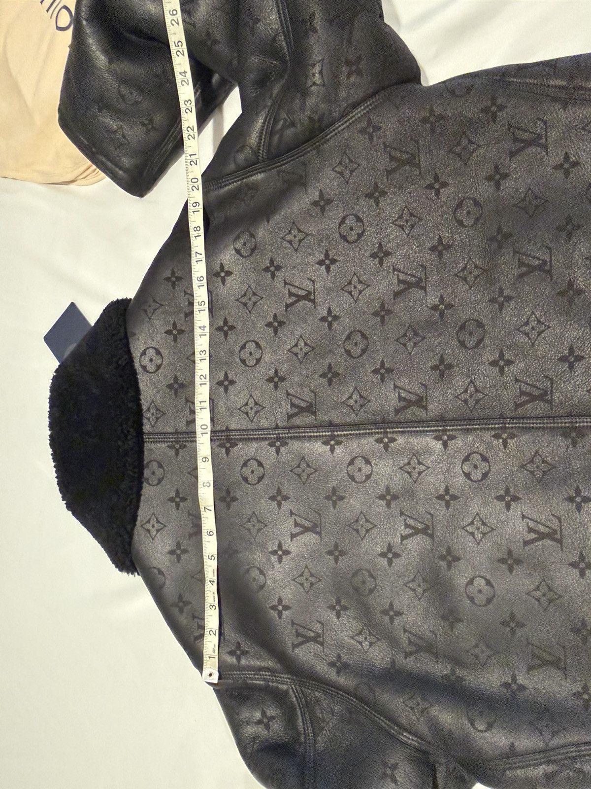 Louis Vuitton Louis vuitton shearling monogram jacket. 54/44/XL Size US L / EU 52-54 / 3 - 13 Thumbnail