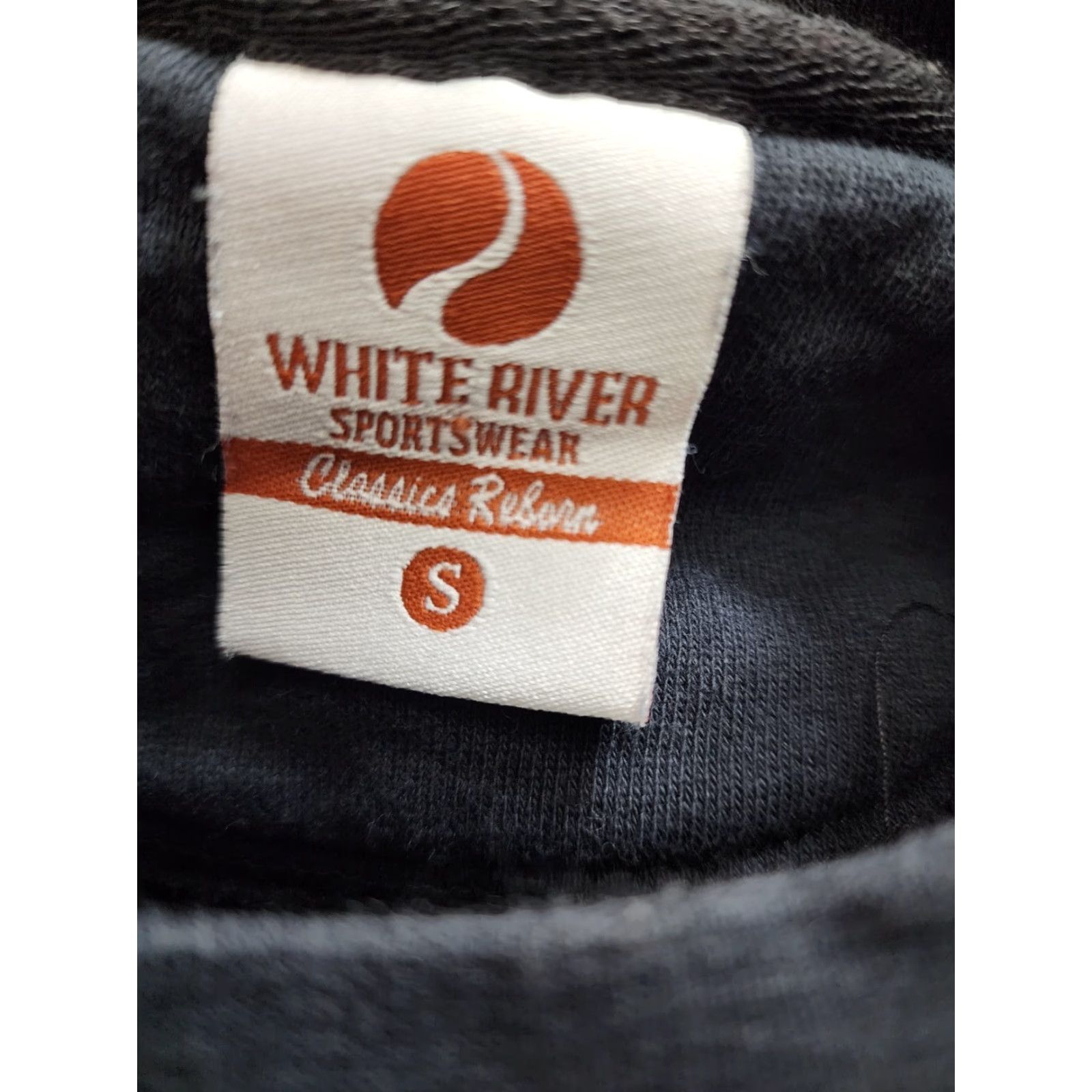 Vintage VINTAGE White River Sweatshirt Shirt Mens S St Petersburg Yacht Club Florida Embroidered Black 80s 90s Size US S / EU 44-46 / 1 - 3 Thumbnail