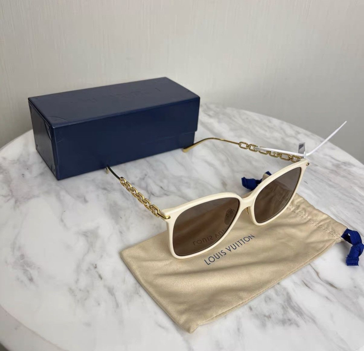 Louis Vuitton Louis Vuitton Hollow Pattern Sunglasses J42 Size ONE SIZE - 2 Thumbnail