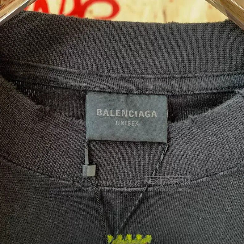 Balenciaga Balenciaga Mud Dyed Manchester United Black Short Sleeve T Size US L / EU 52-54 / 3 - 2 Thumbnail