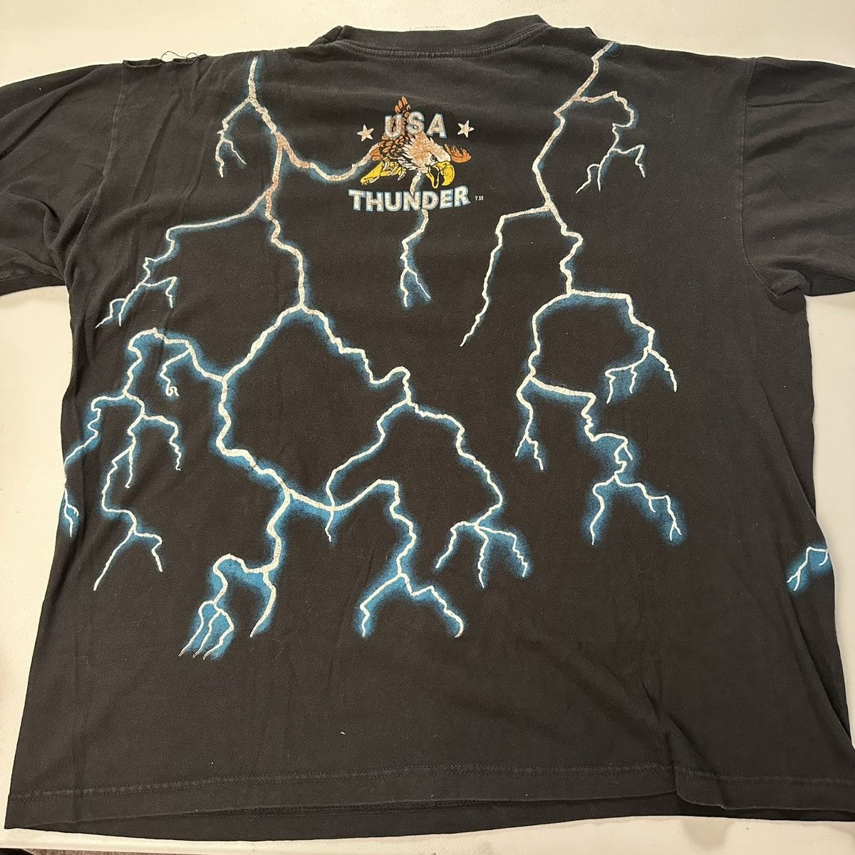 Vintage Vintage 90s American Thunder Panther Lightning t-shirt Size US XL / EU 56 / 4 - 4 Thumbnail
