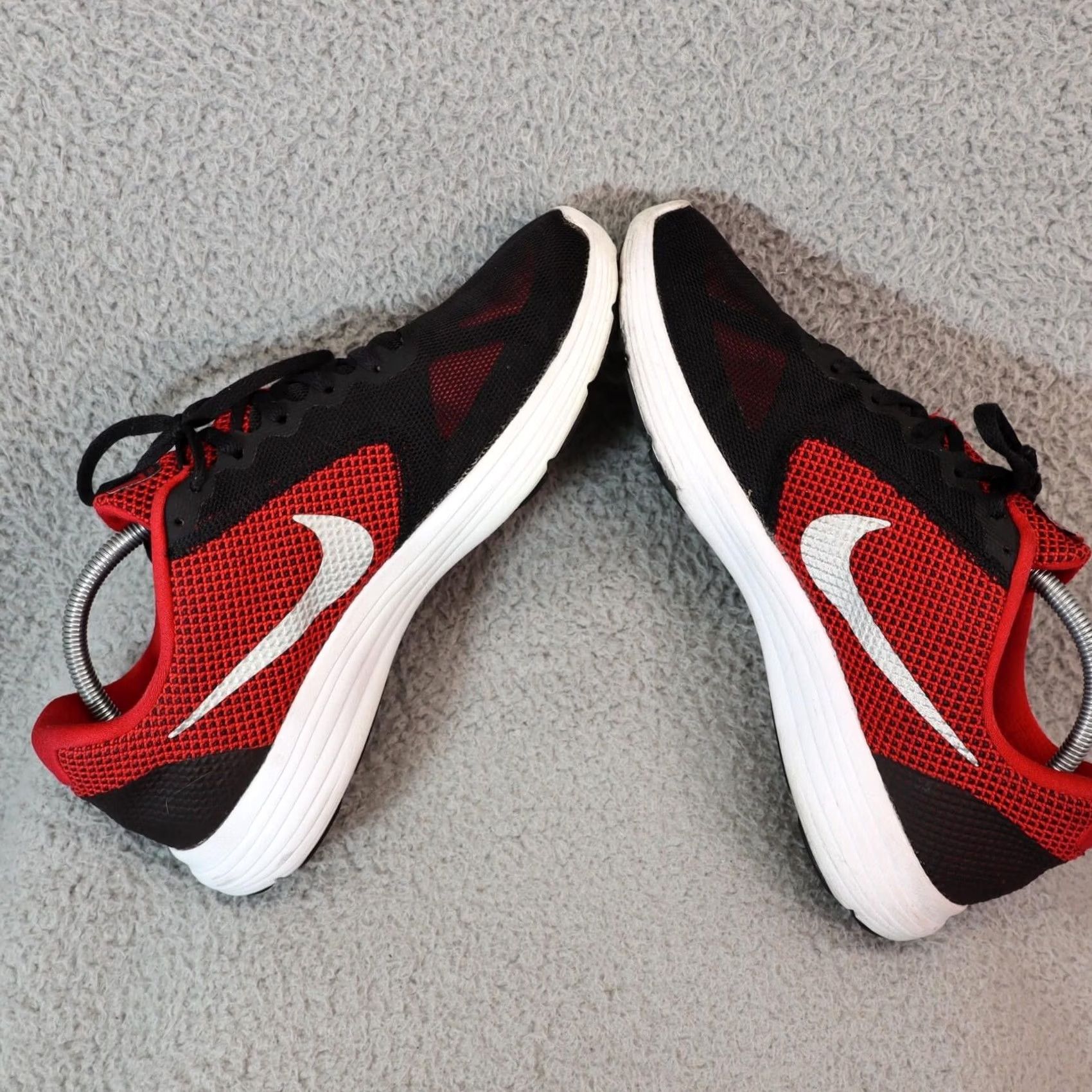 Nike Nike Sneaker Mens 10.5 Black Revolution Men Running Red Size US 11 / EU 44 - 6 Thumbnail