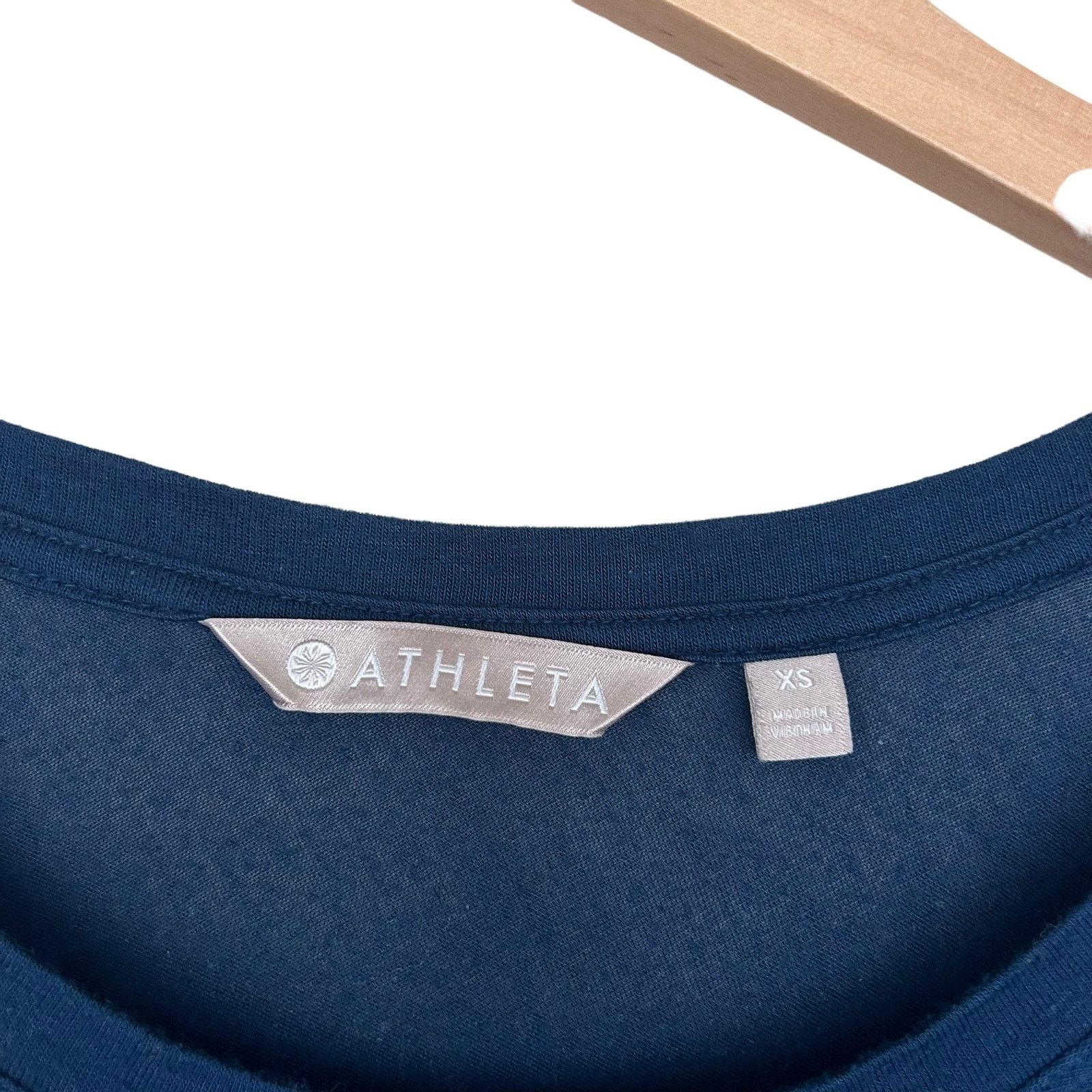 Athleta Athleta Blue Threadlight Asym Relaxed Long Sleeve Shirt XS Size XS / US 0-2 / IT 36-38 - 2 Thumbnail