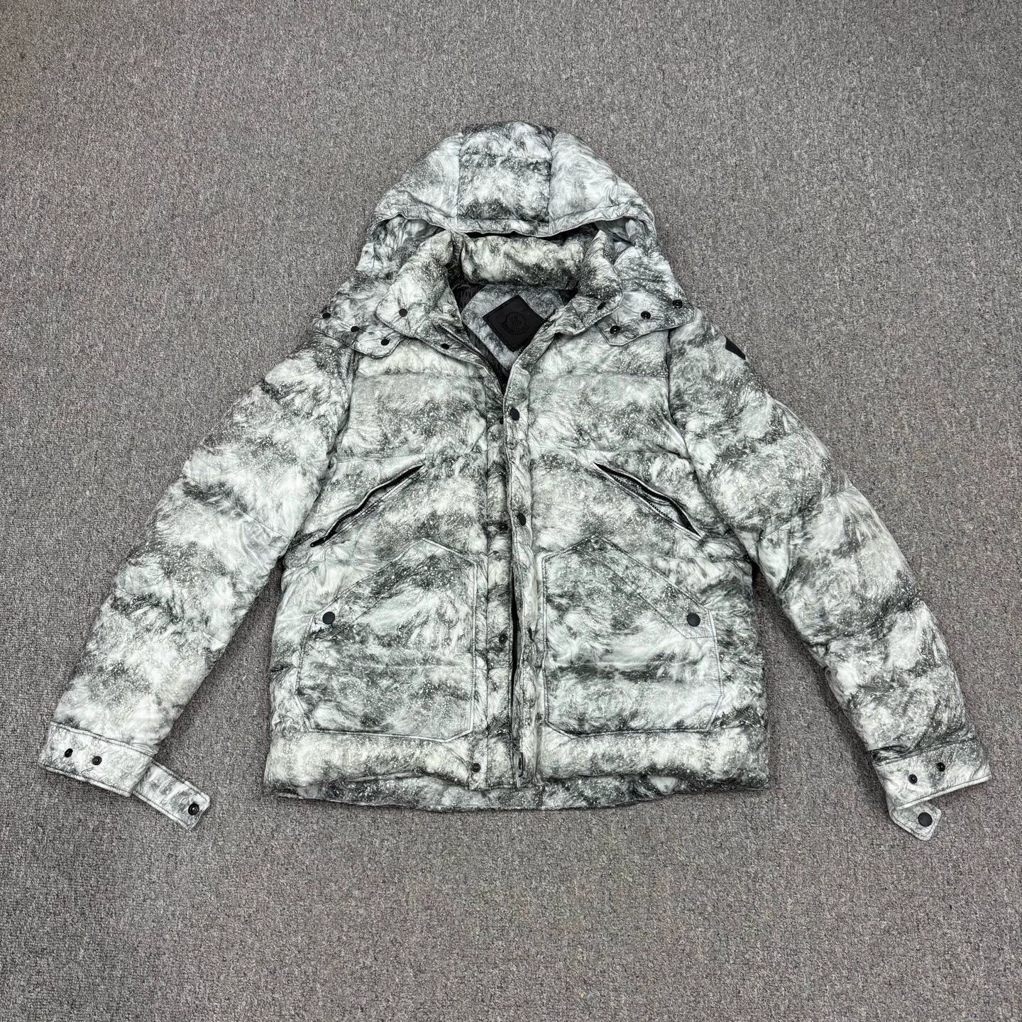 Moncler Moncler Camo Tie-Dye Black Label Down Jacket 3 95New Size US L / EU 52-54 / 3 - 1 Thumbnail