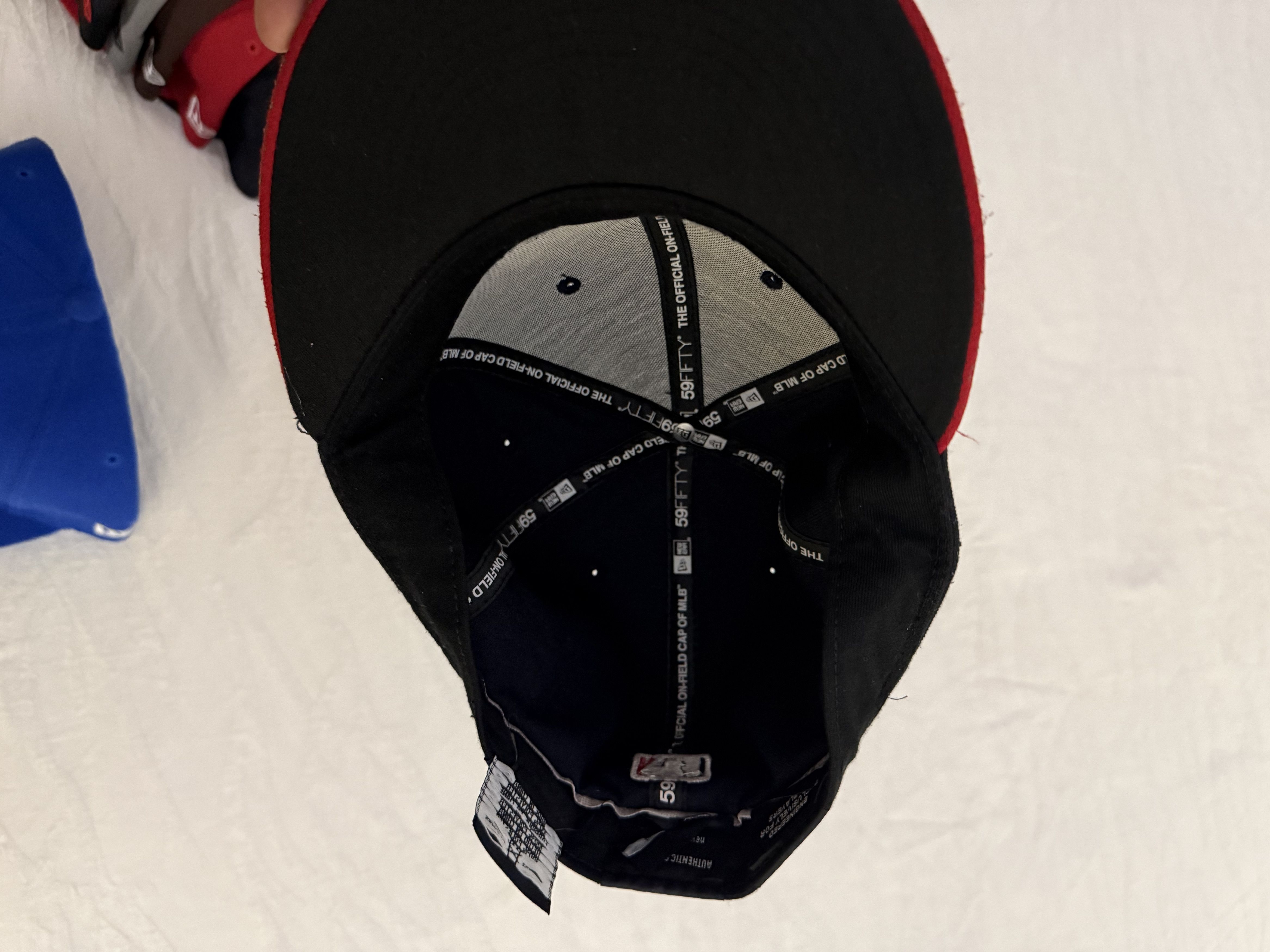 New Era New Era lot fitted hats. 7 1/2 NY Yankees & ATL braves Size ONE SIZE - 2 Thumbnail